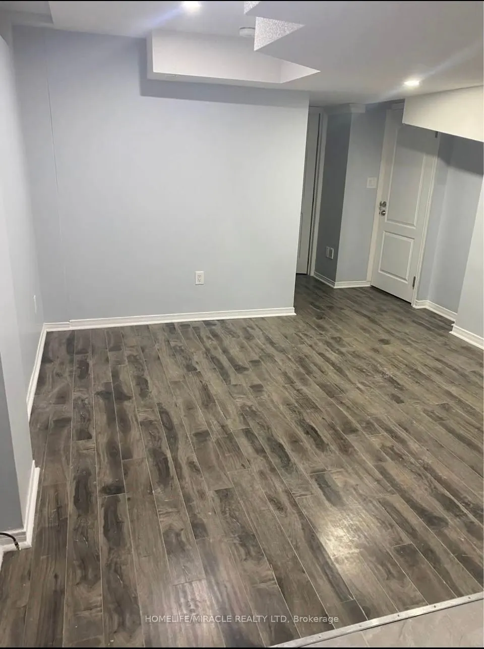 104 Commodore Drive