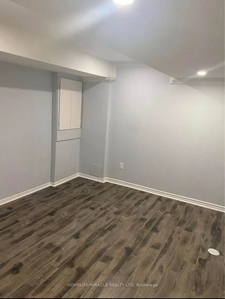 104 Commodore Drive