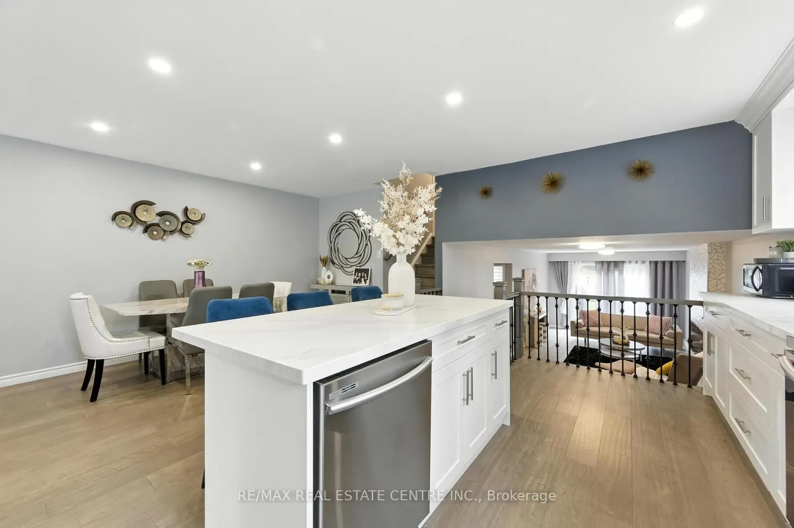 6423 Chaumont Crescent