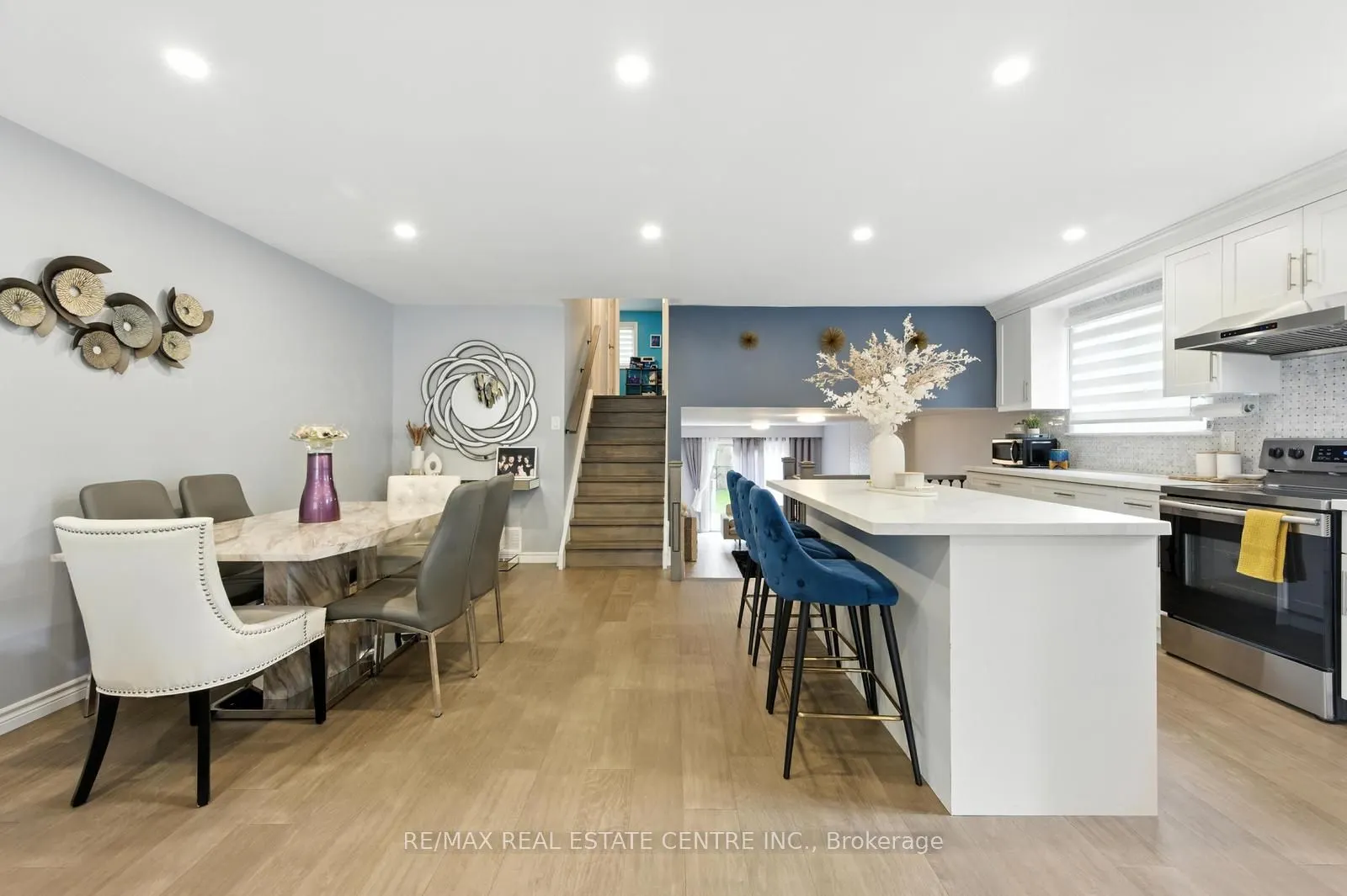 6423 Chaumont Crescent