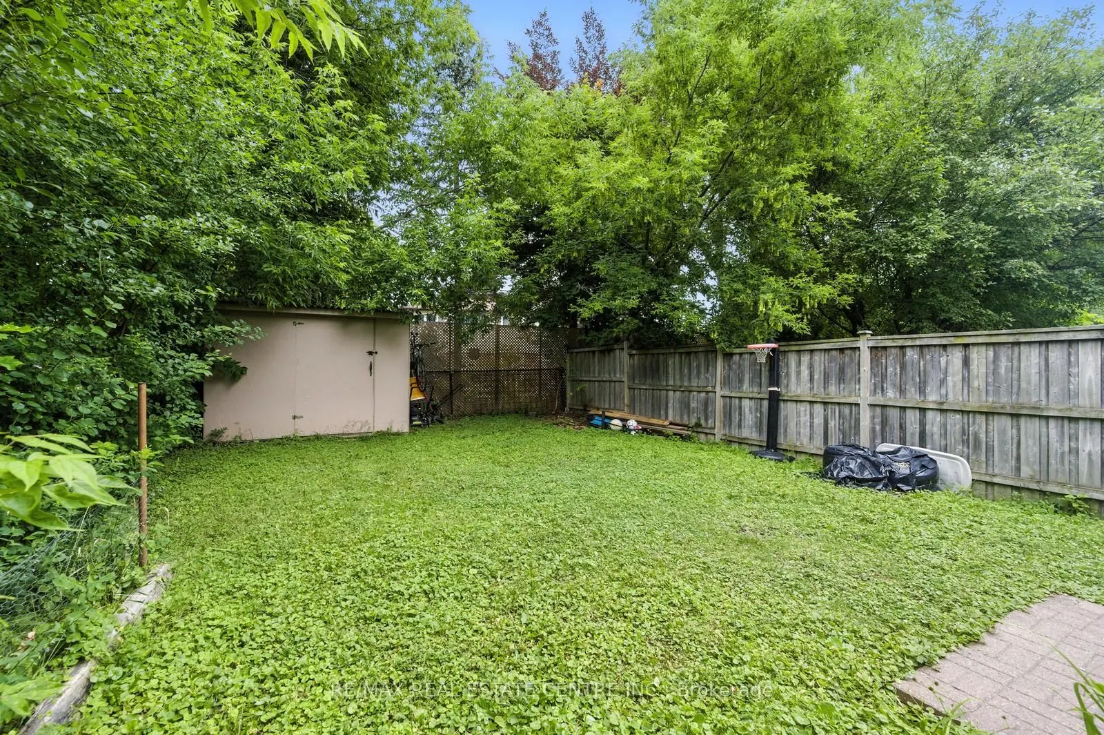 6423 Chaumont Crescent