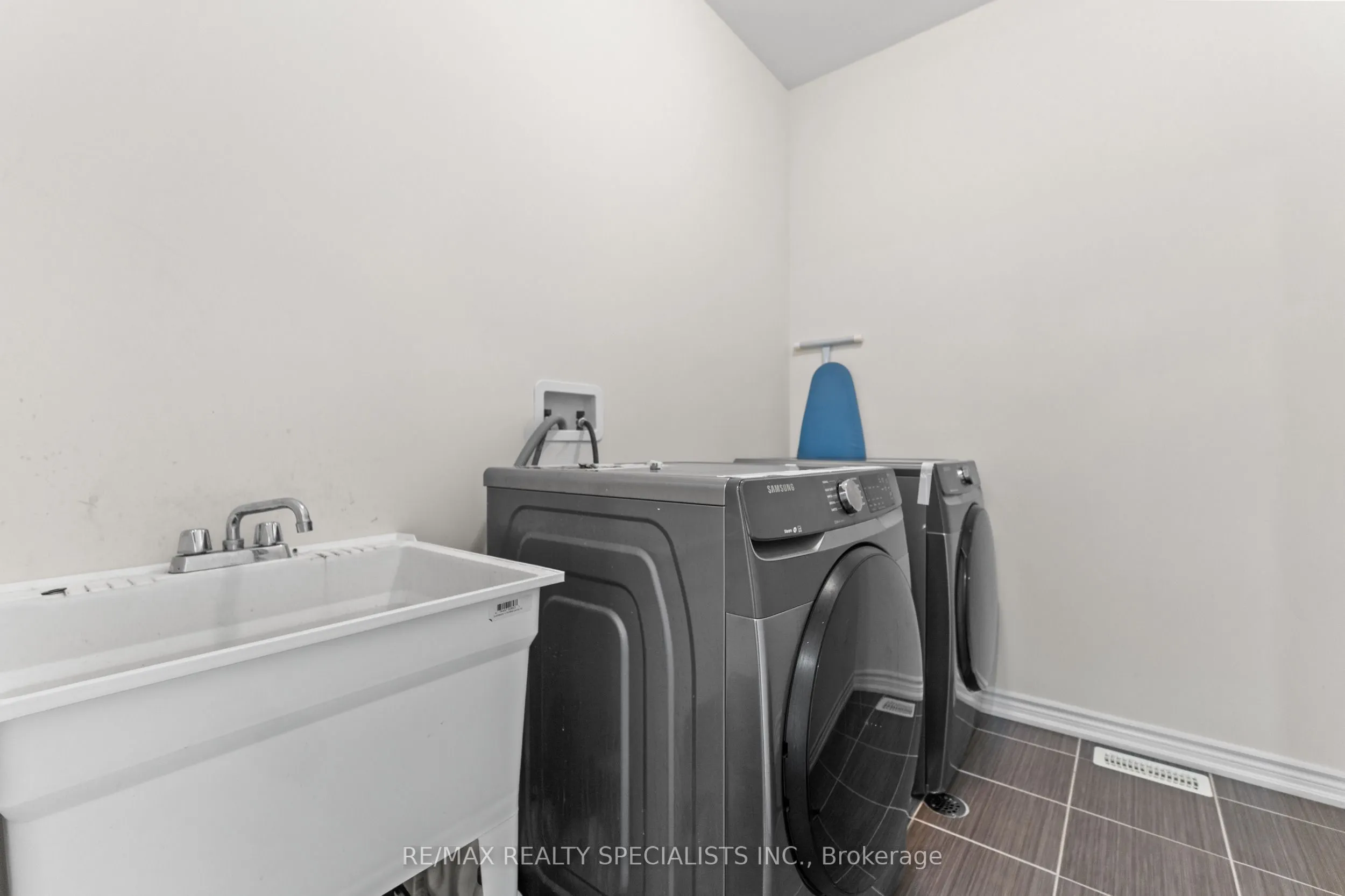 24 Wainwright Drive