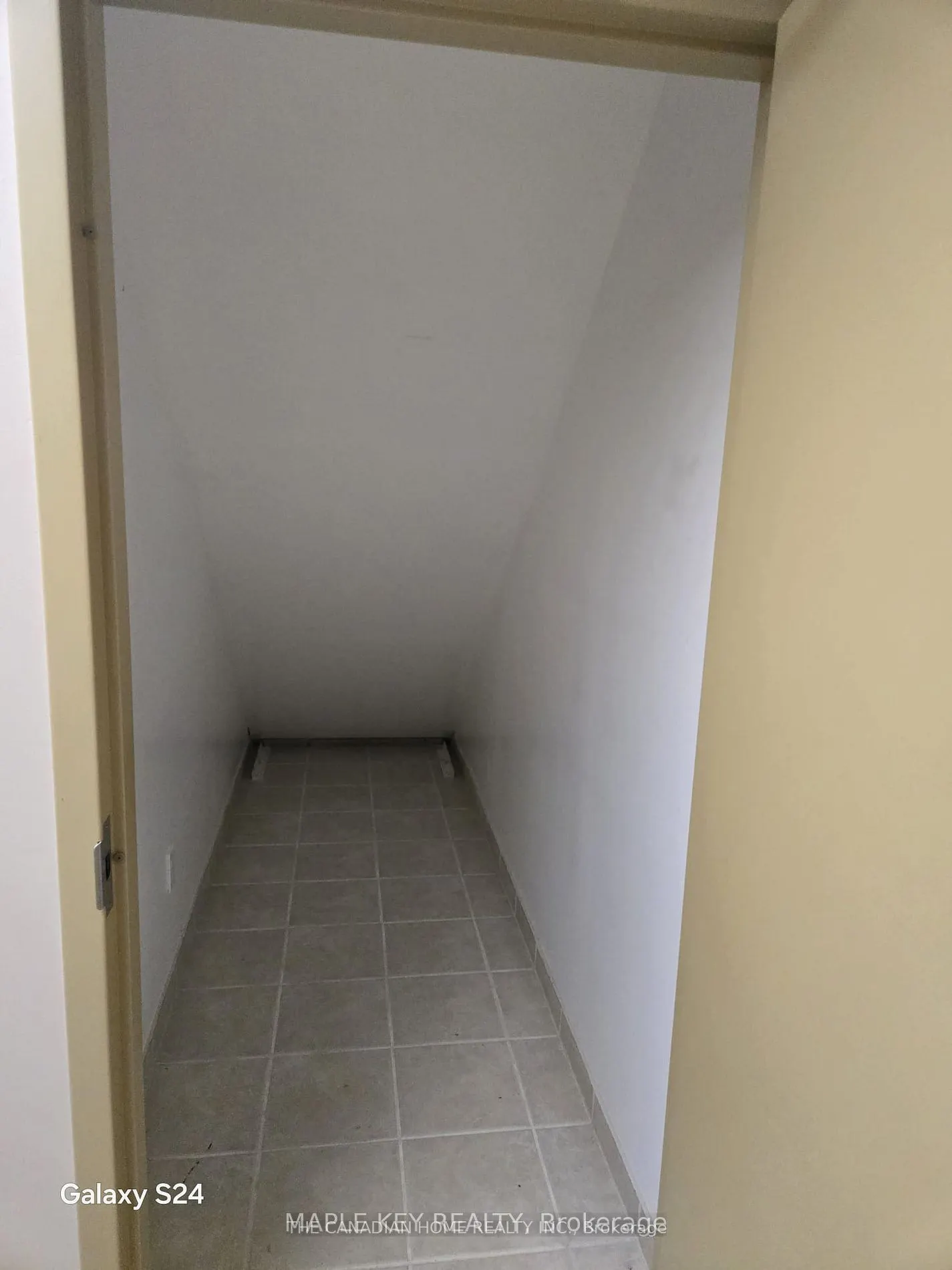 21 Signal Hill Avenue, #2
