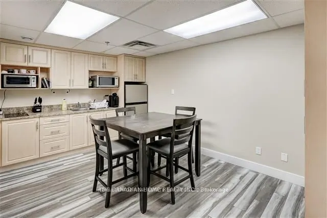 21 Signal Hill Avenue, #2