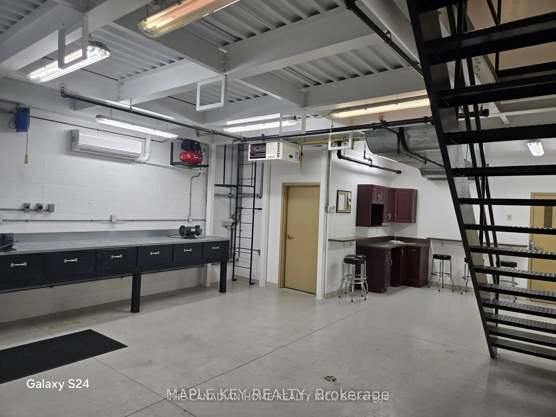 21 Signal Hill Avenue, #2