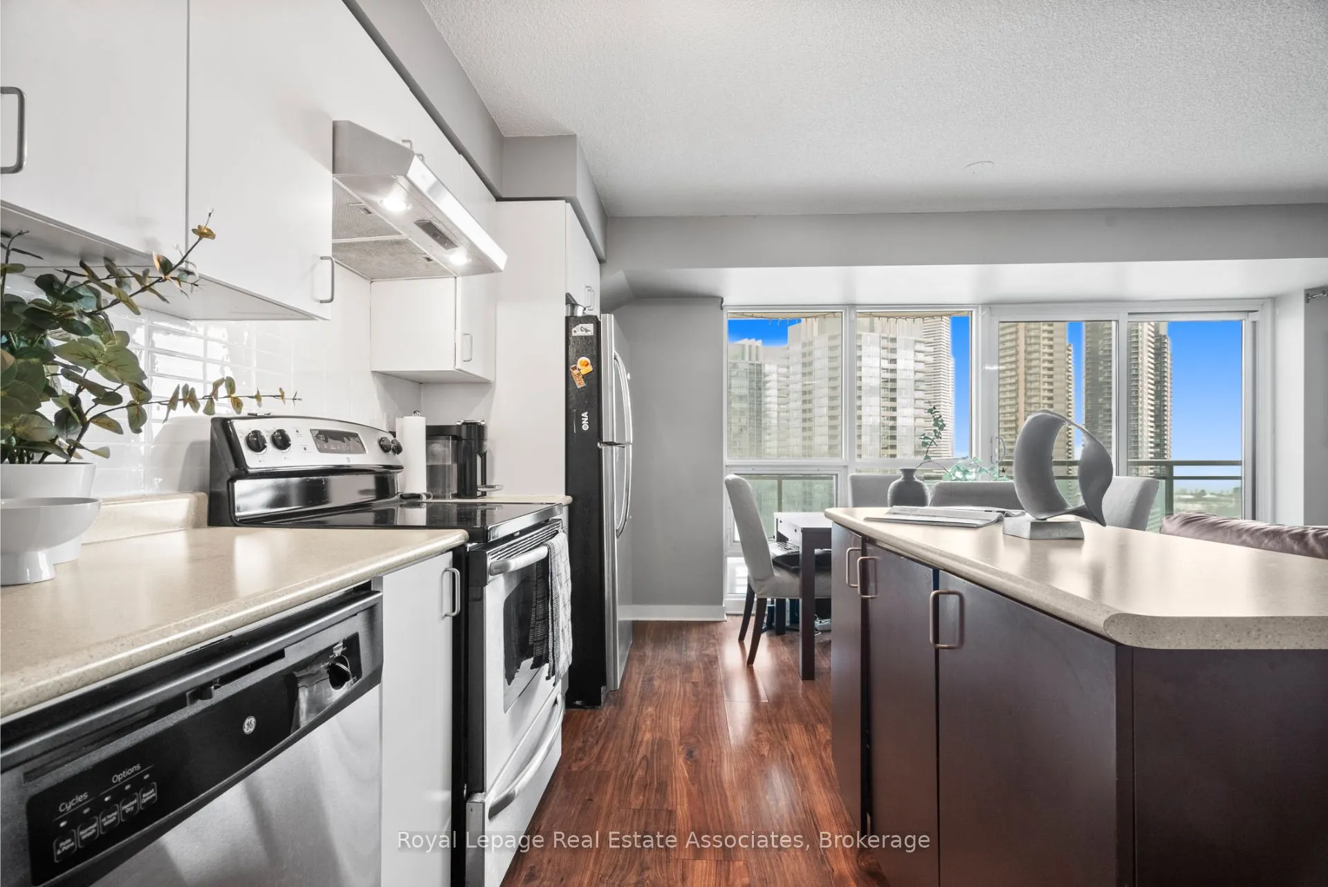 155 Legion Road N, #1601