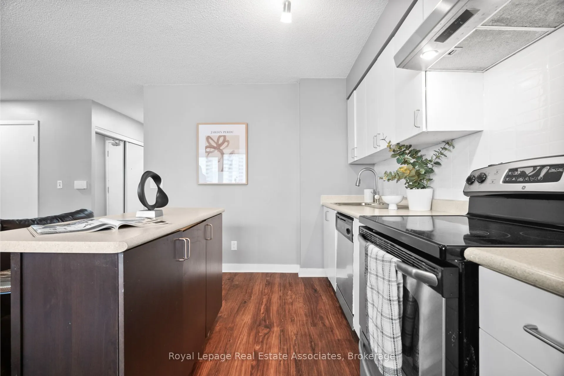 155 Legion Road N, #1601