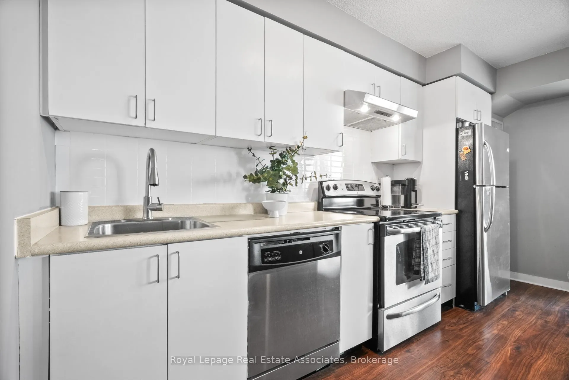 155 Legion Road N, #1601