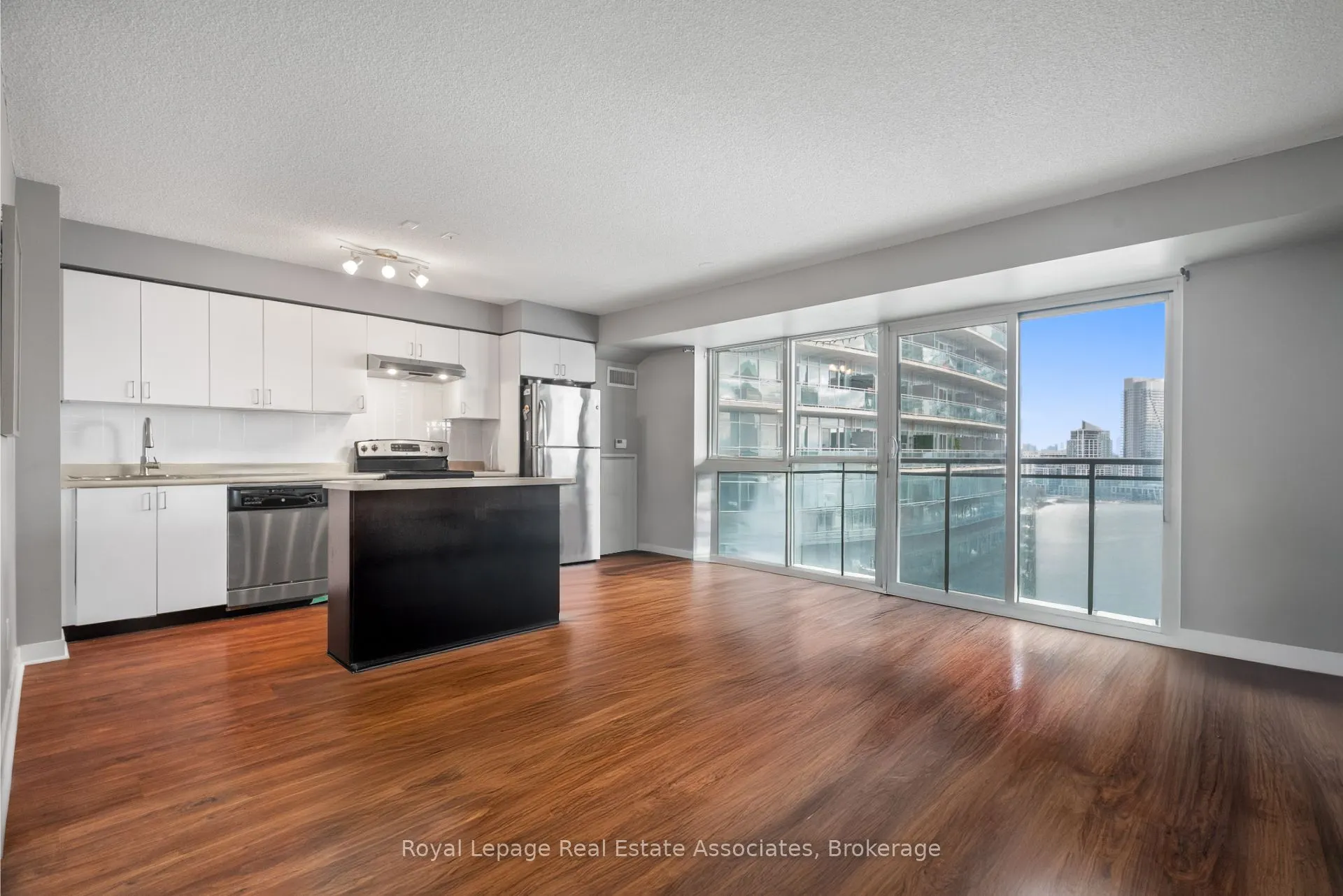 155 Legion Road N, #1601