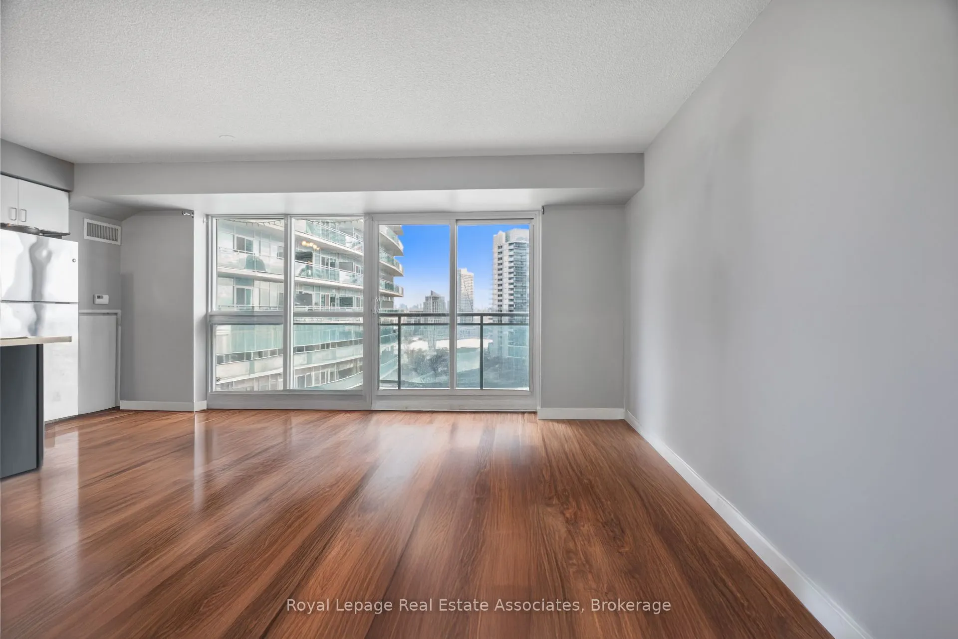 155 Legion Road N, #1601