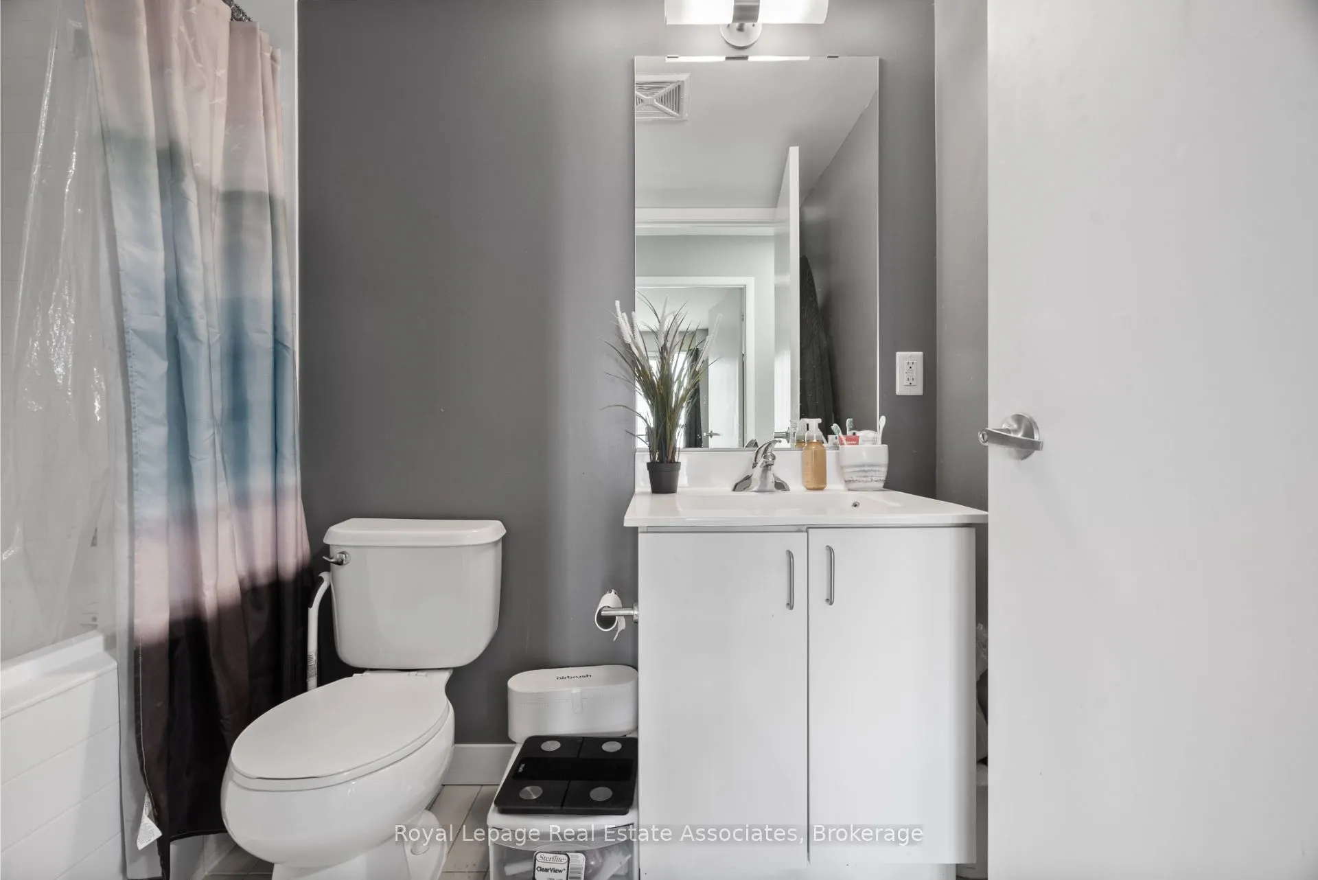 155 Legion Road N, #1601