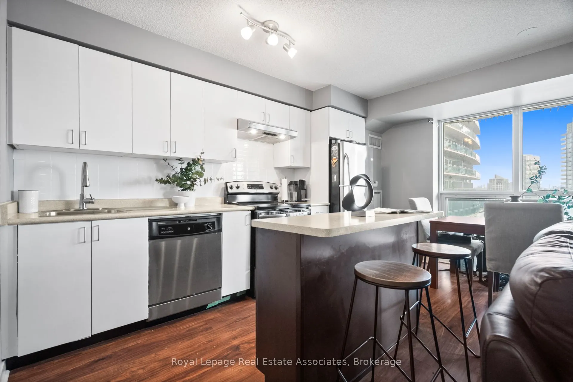155 Legion Road N, #1601