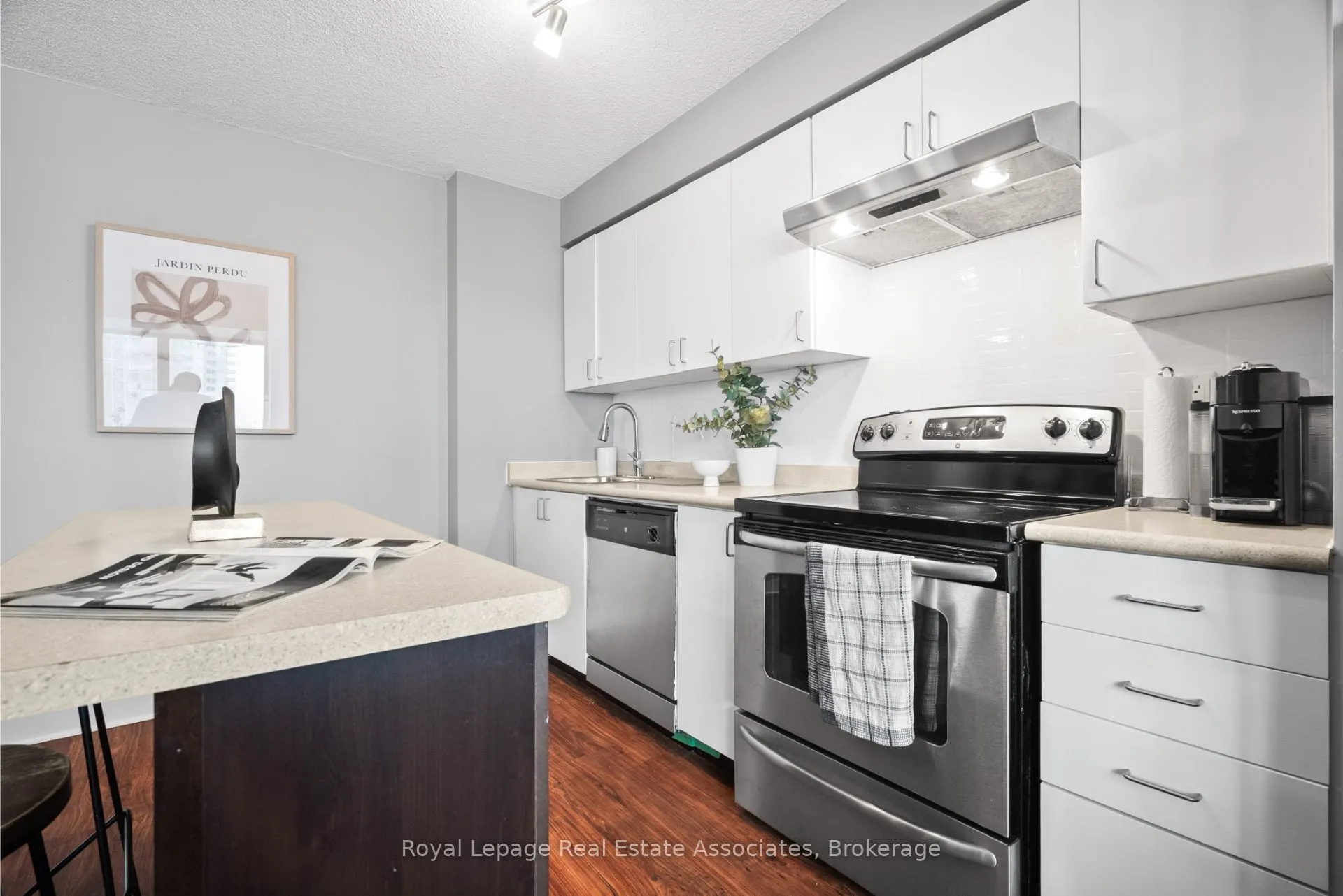 155 Legion Road N, #1601