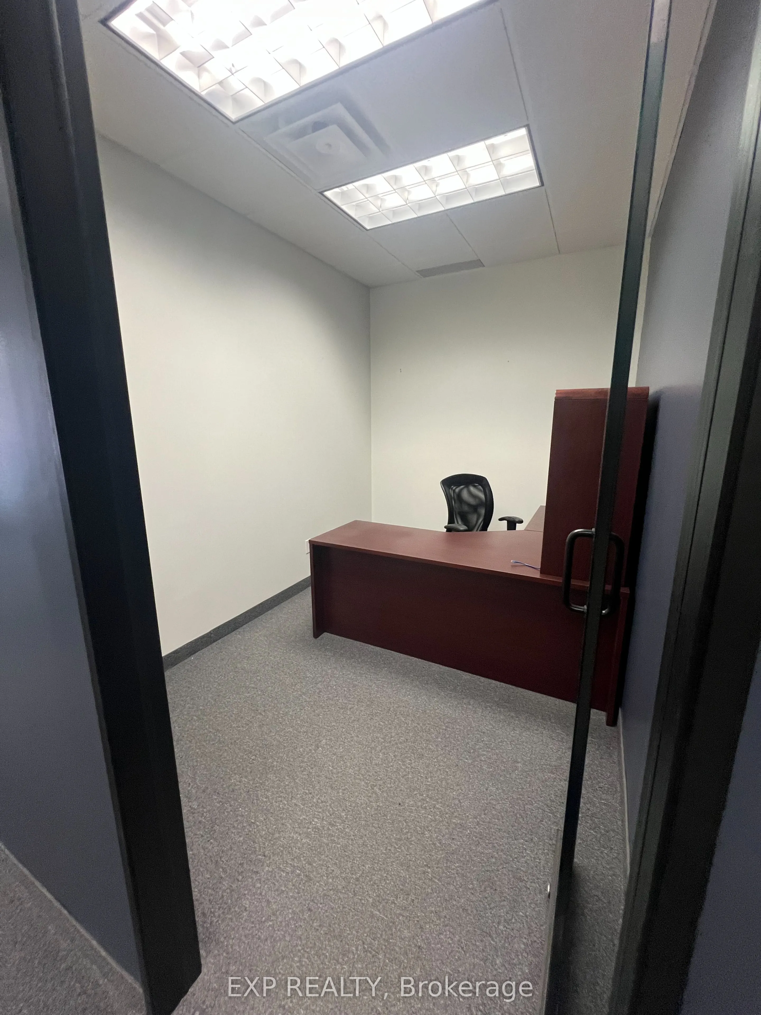 951 Wilson Avenue, #8