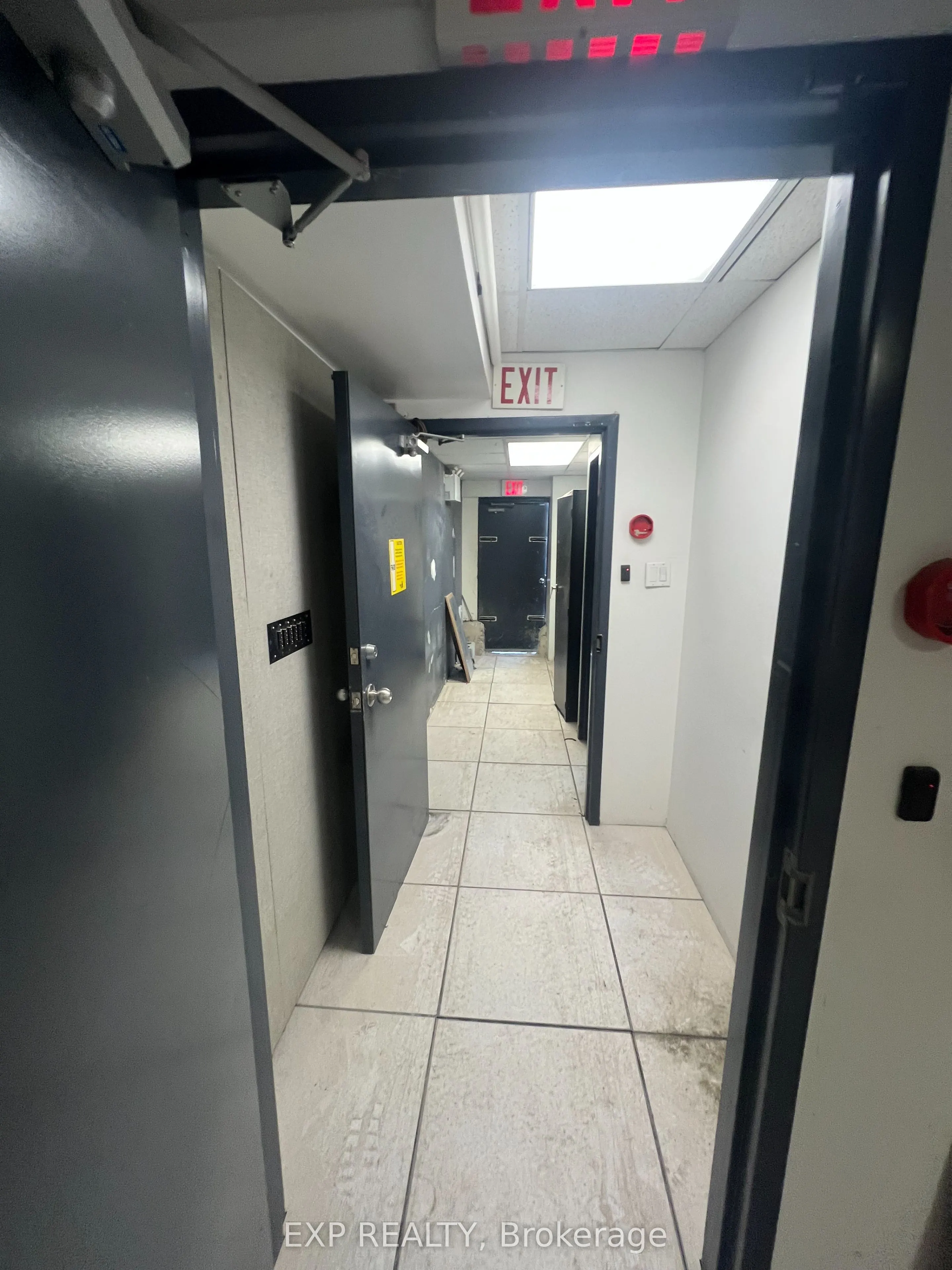951 Wilson Avenue, #8
