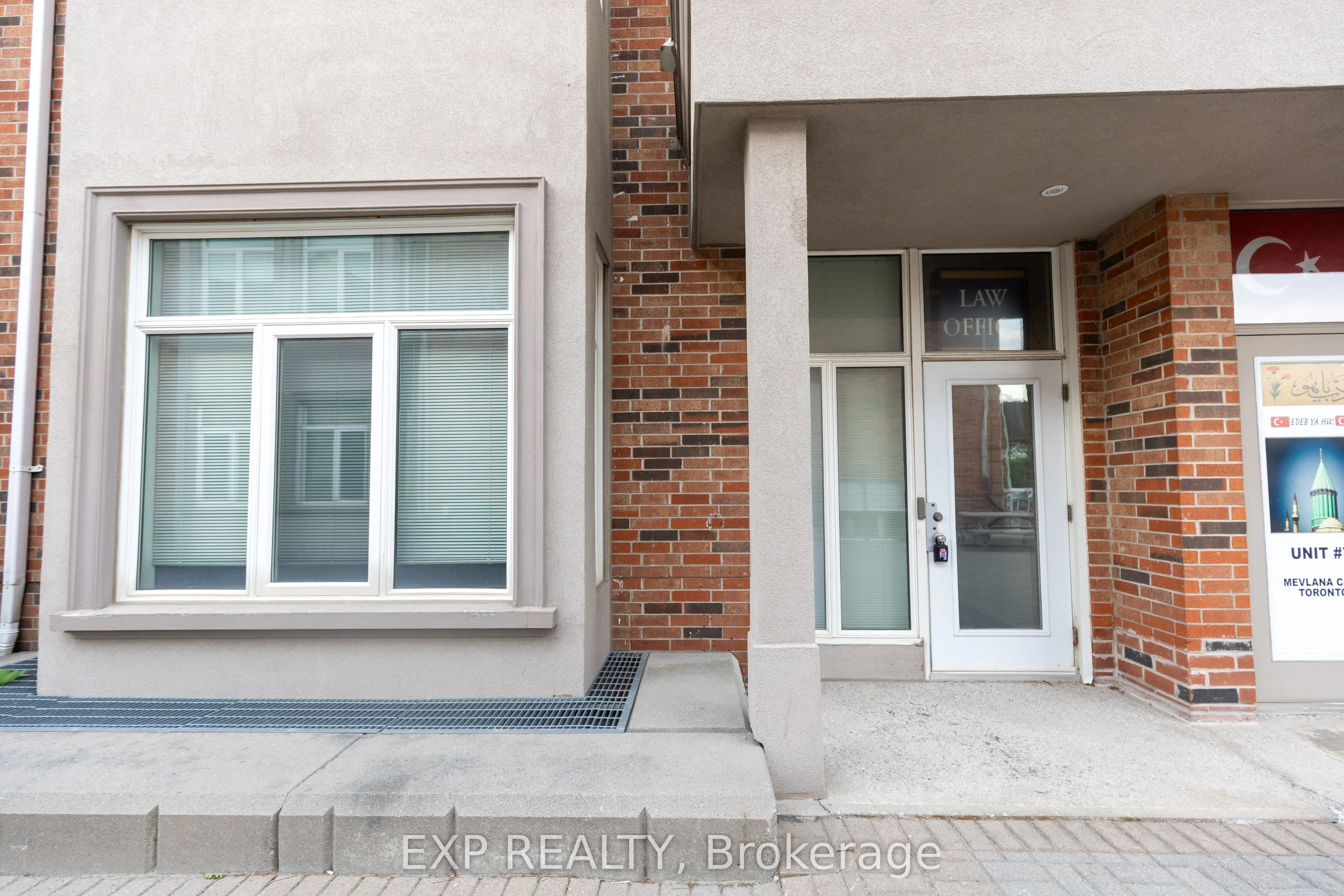 951 Wilson Avenue, #8