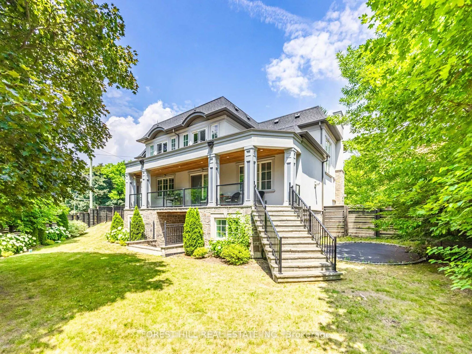 302 Pinehurst Drive W
