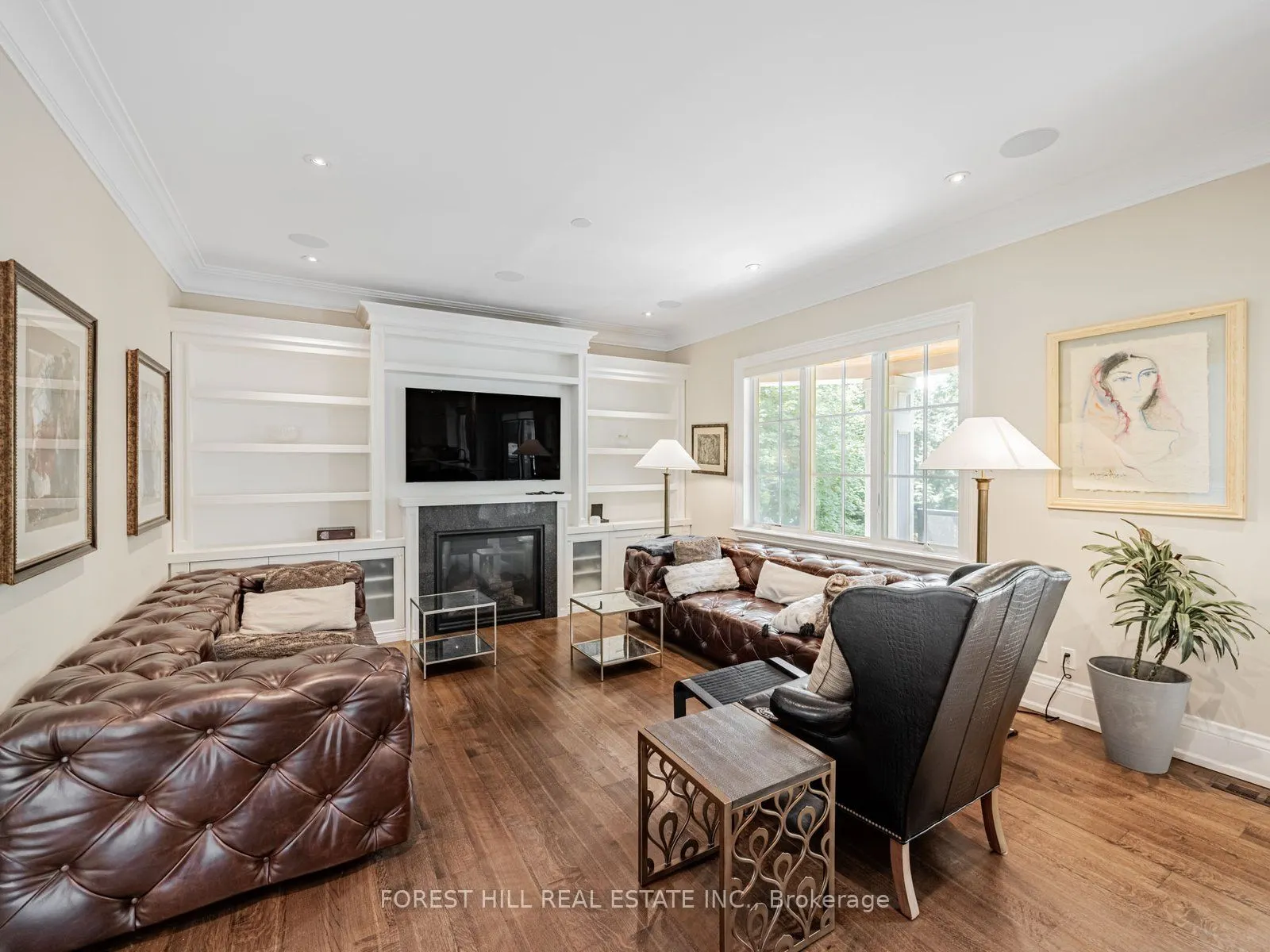 302 Pinehurst Drive W