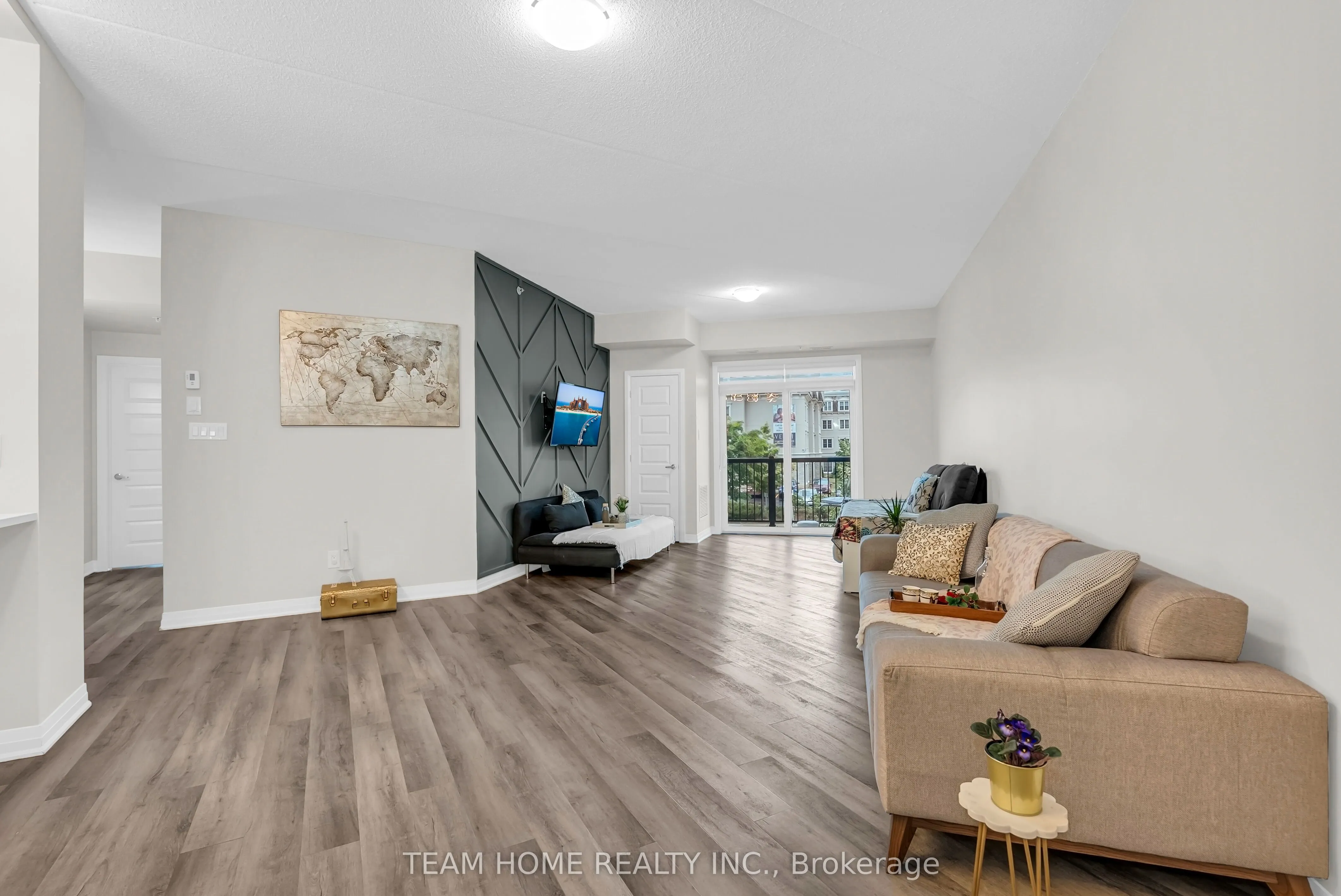610 Farmstead Drive, #220
