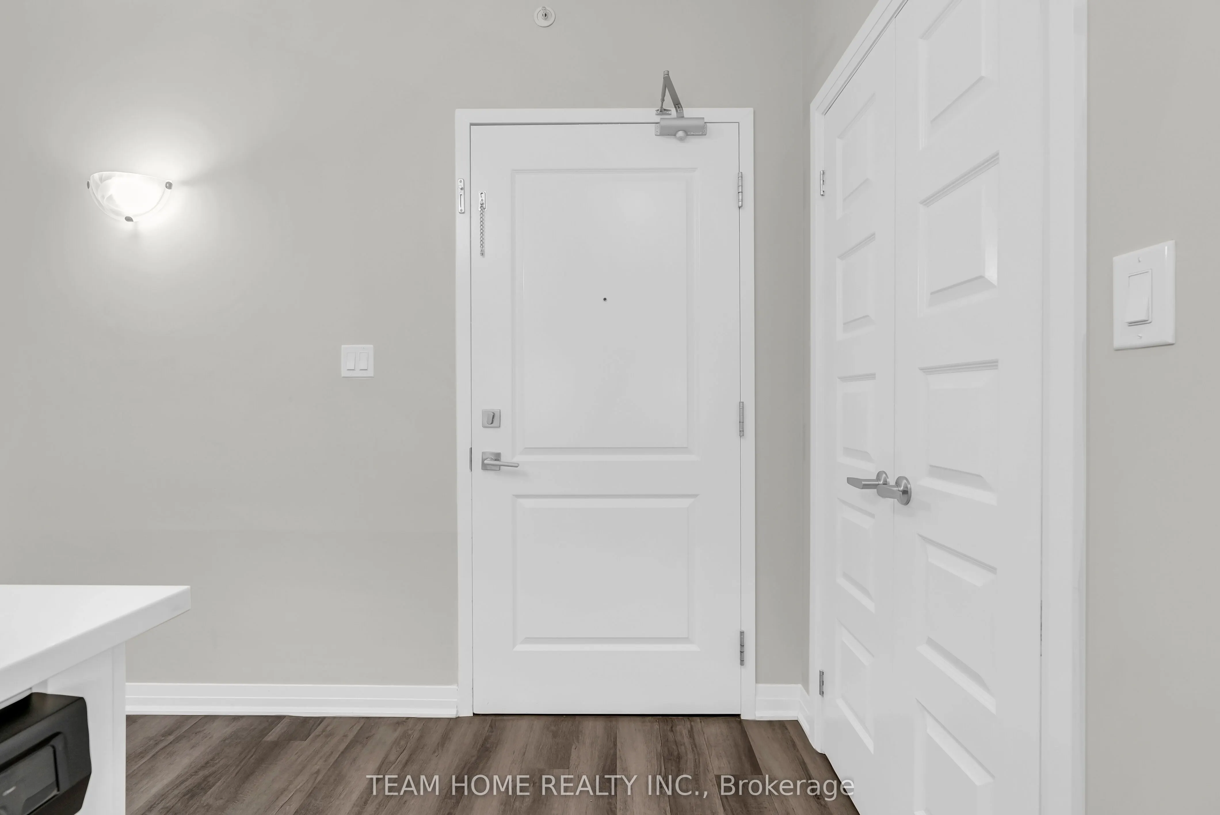 610 Farmstead Drive, #220