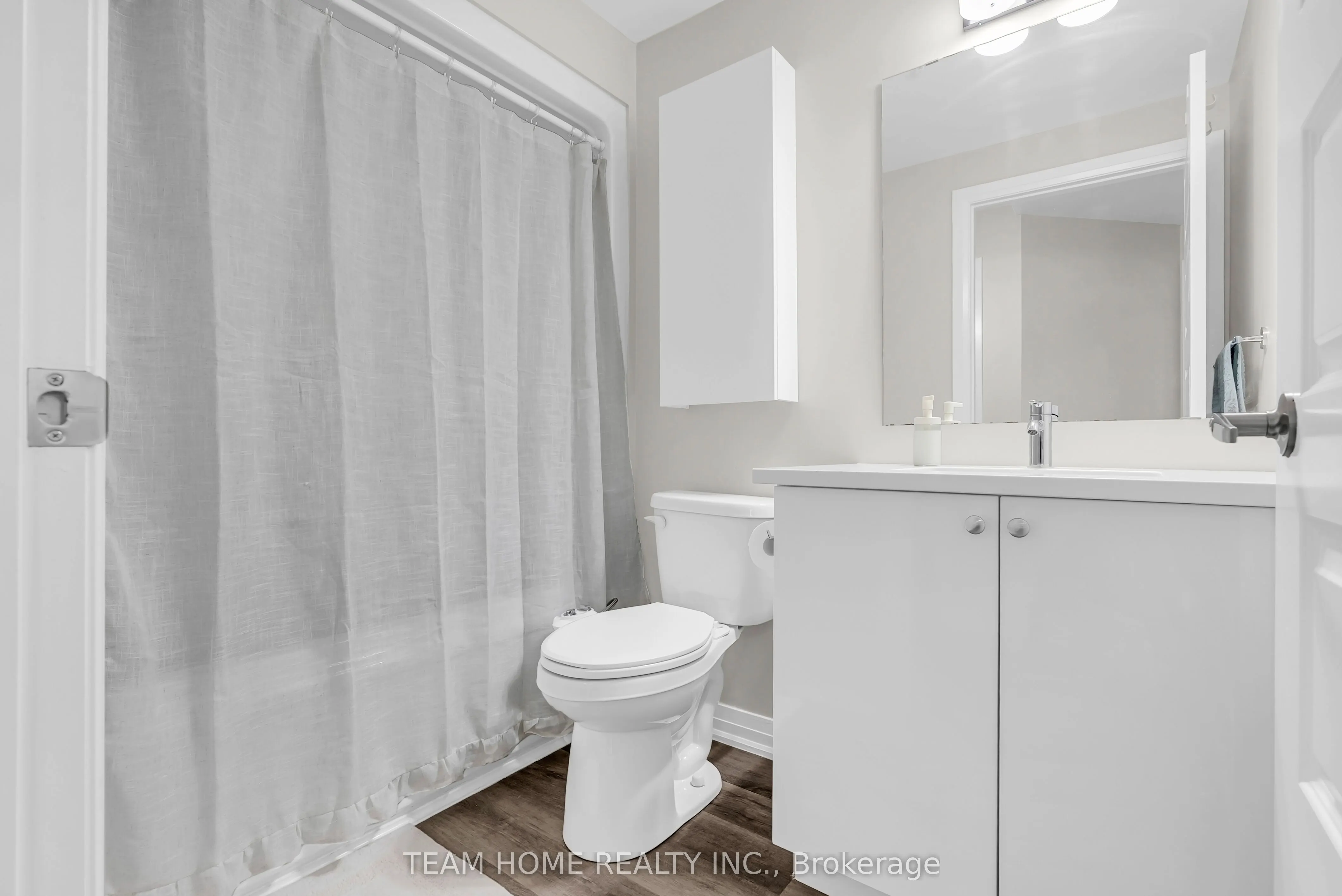 610 Farmstead Drive, #220