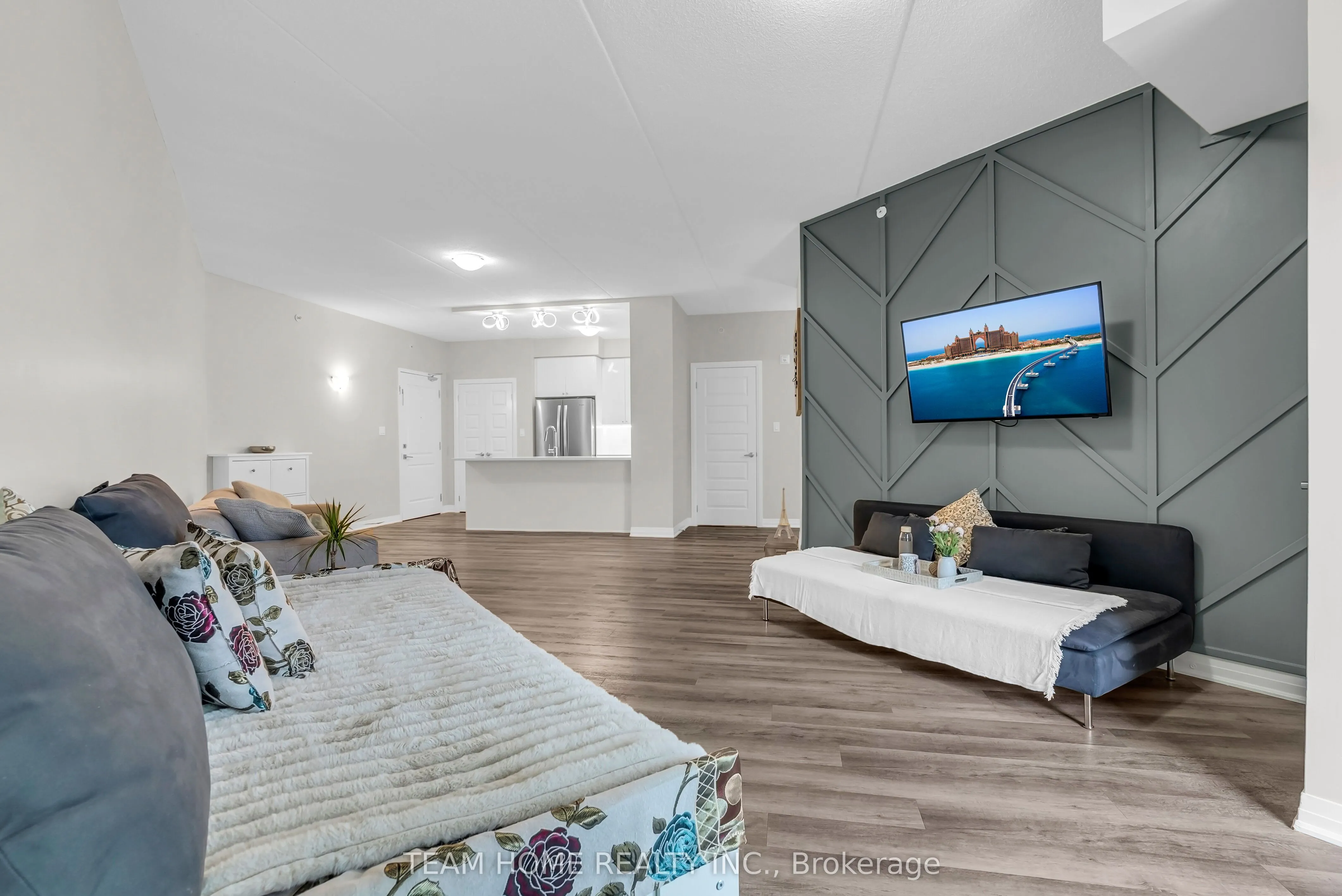 610 Farmstead Drive, #220