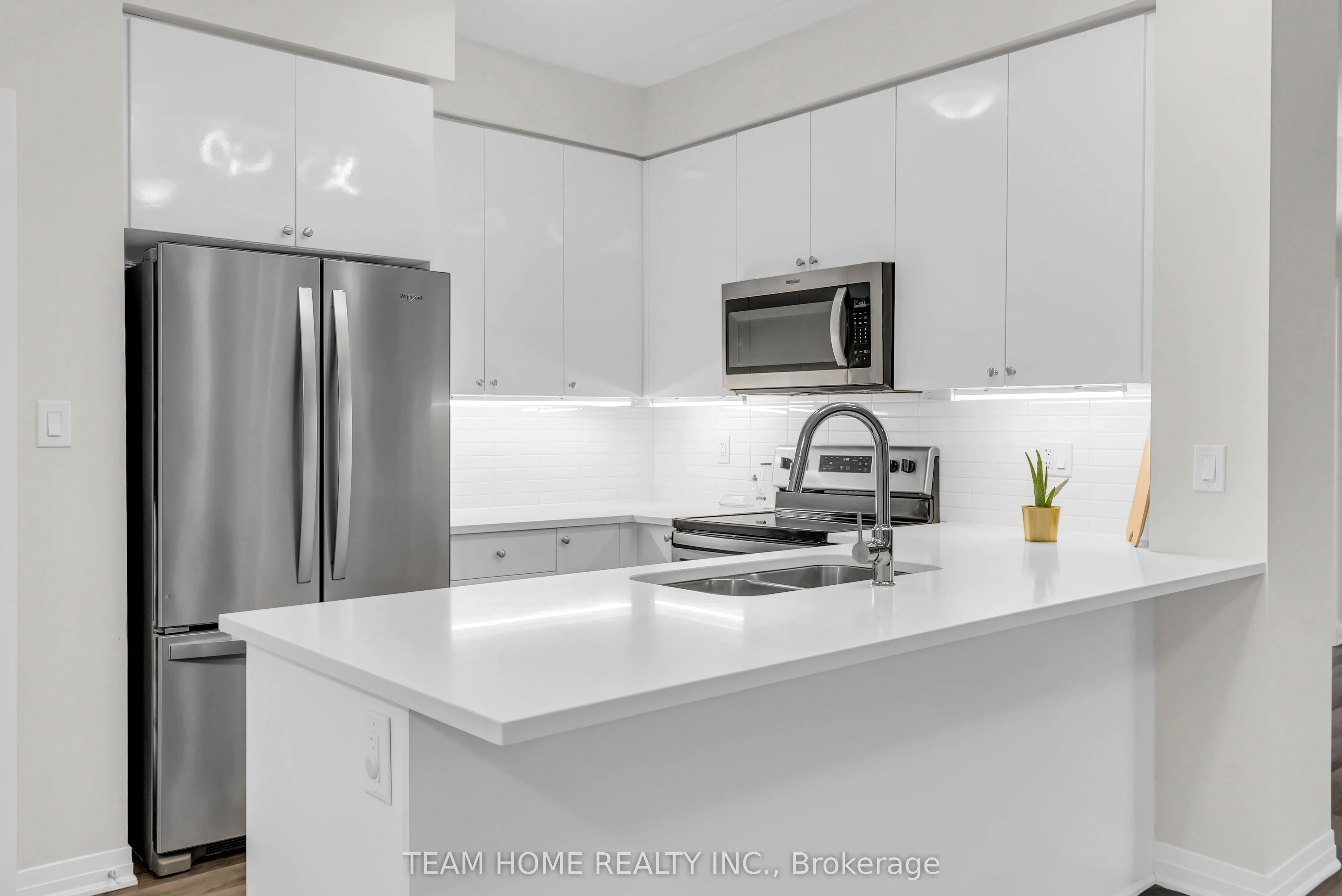 610 Farmstead Drive, #220