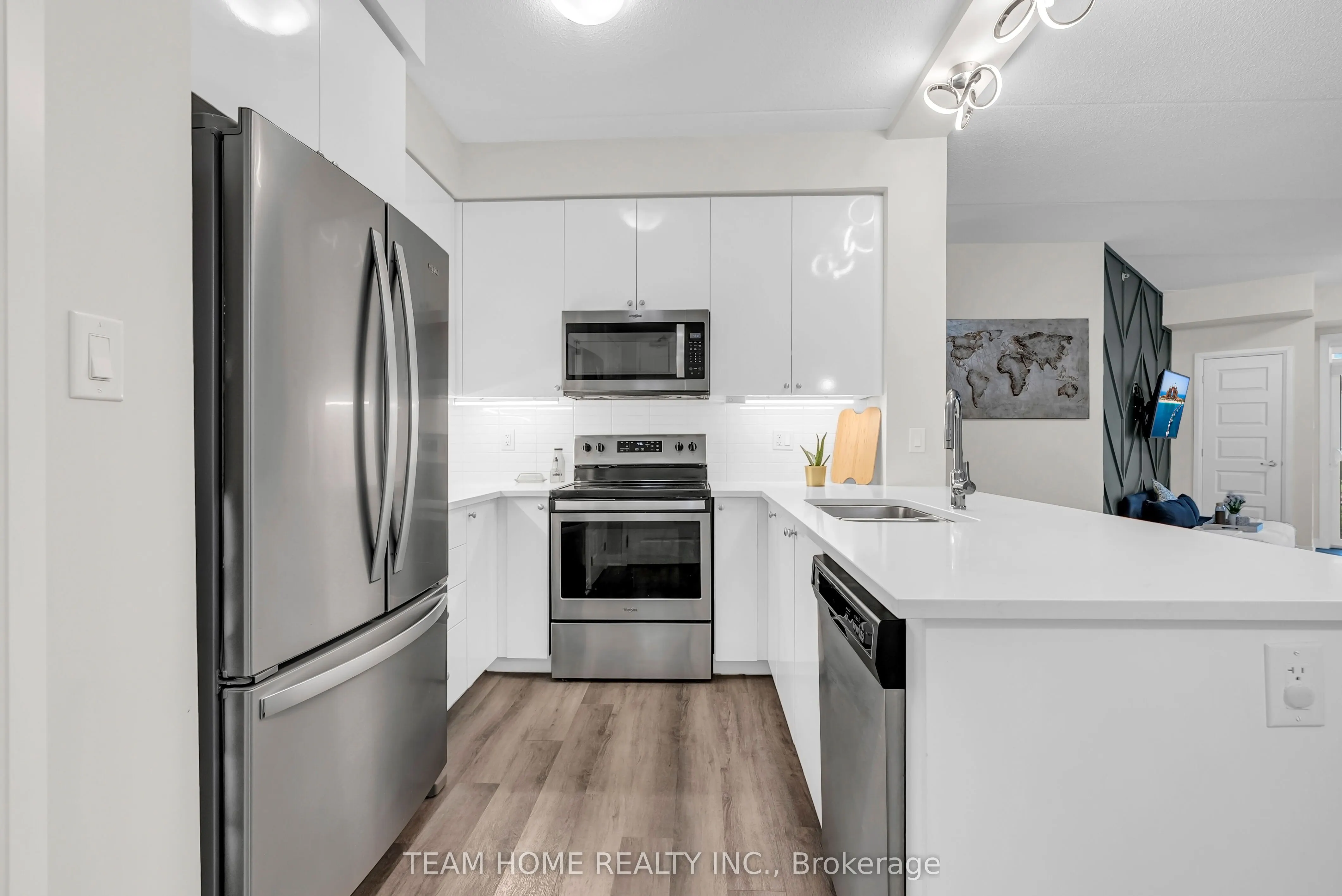 610 Farmstead Drive, #220