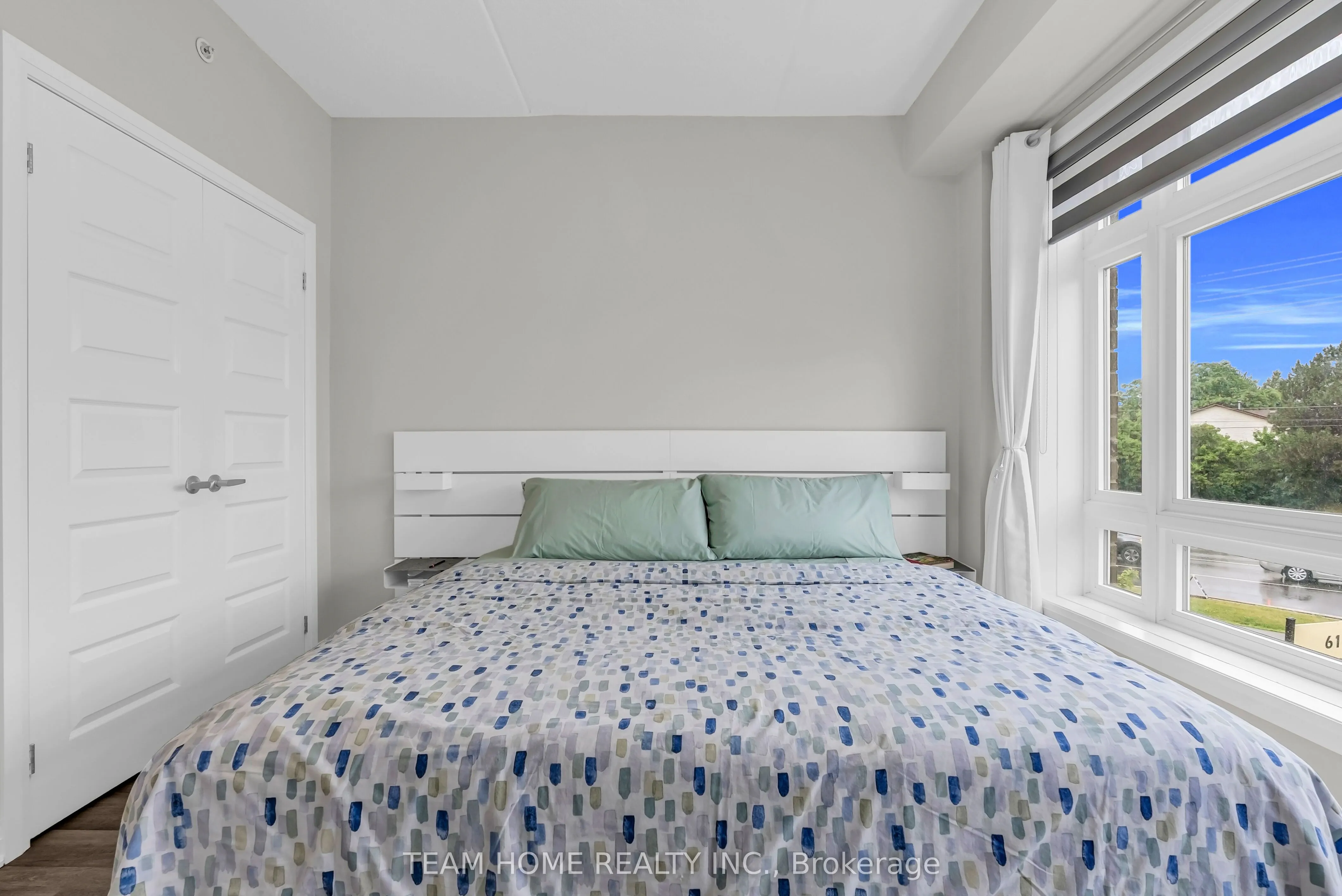 610 Farmstead Drive, #220