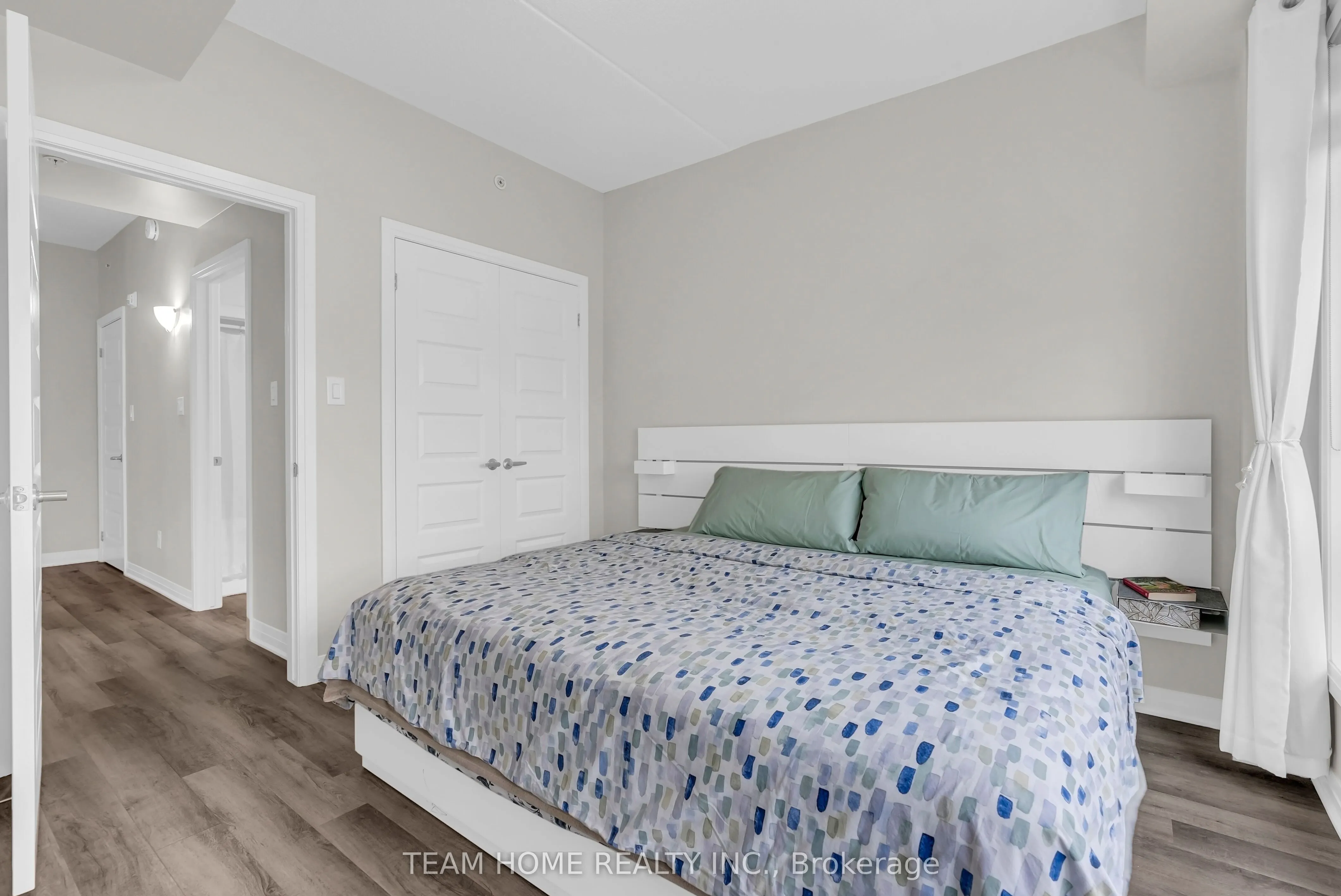 610 Farmstead Drive, #220