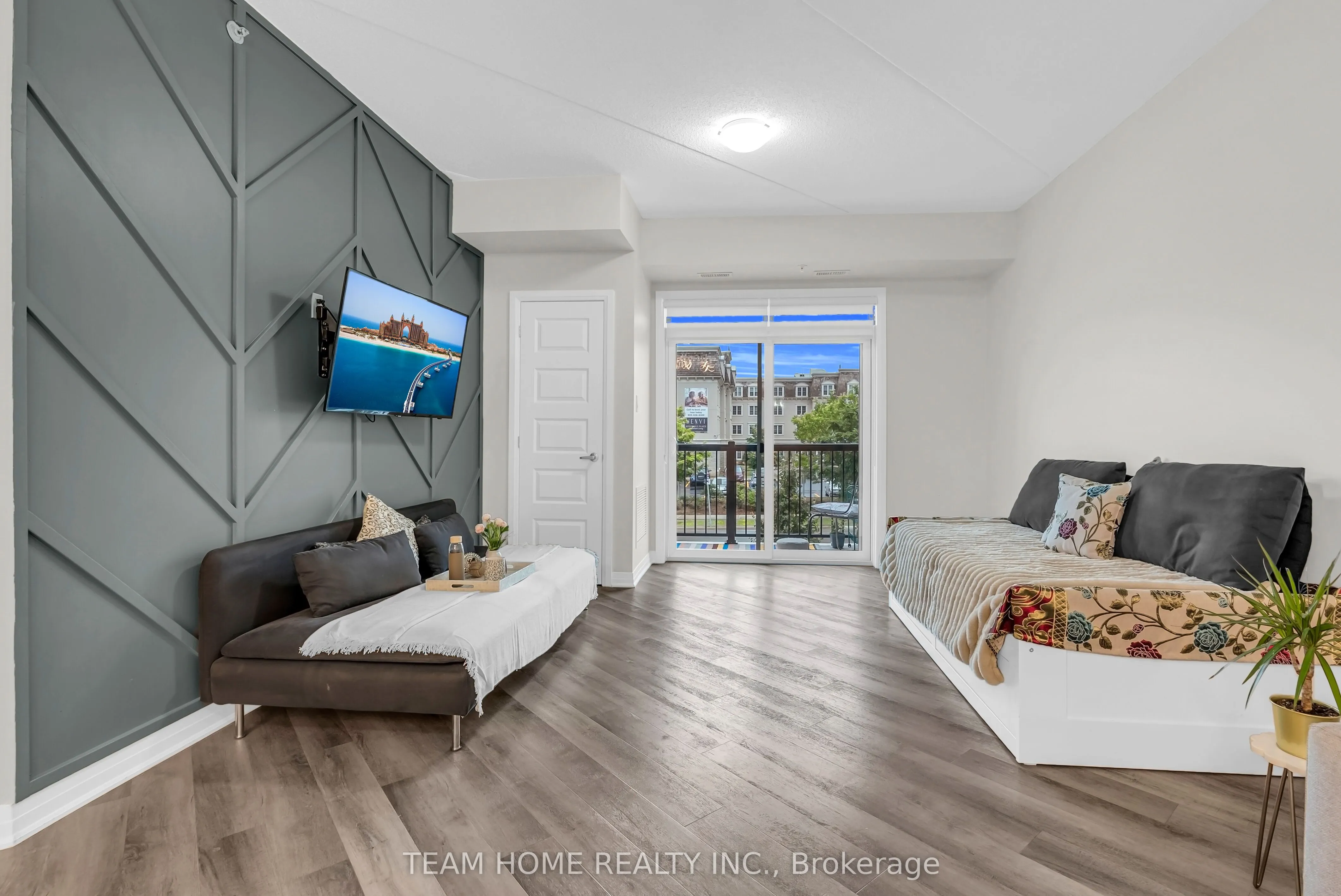 610 Farmstead Drive, #220