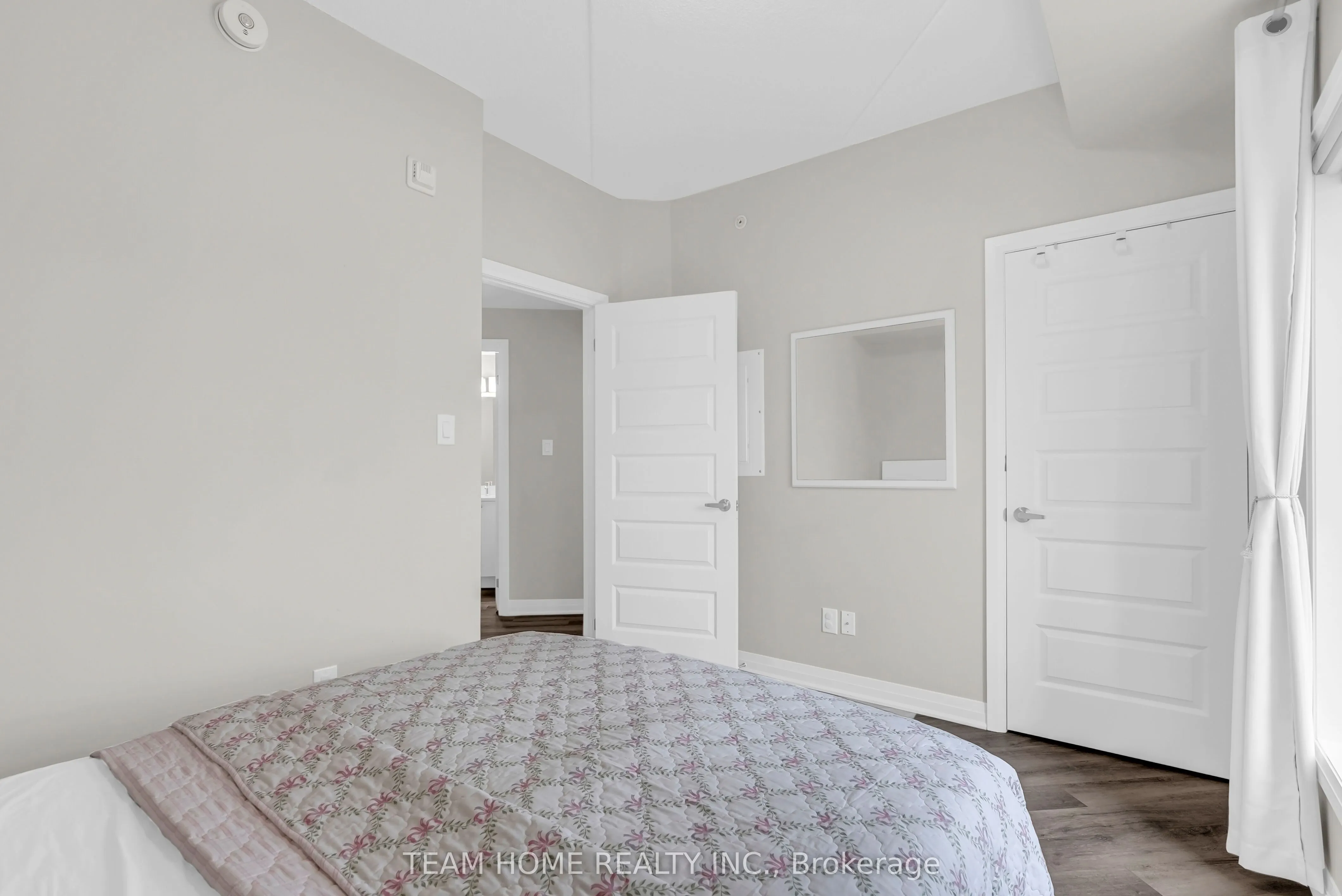610 Farmstead Drive, #220