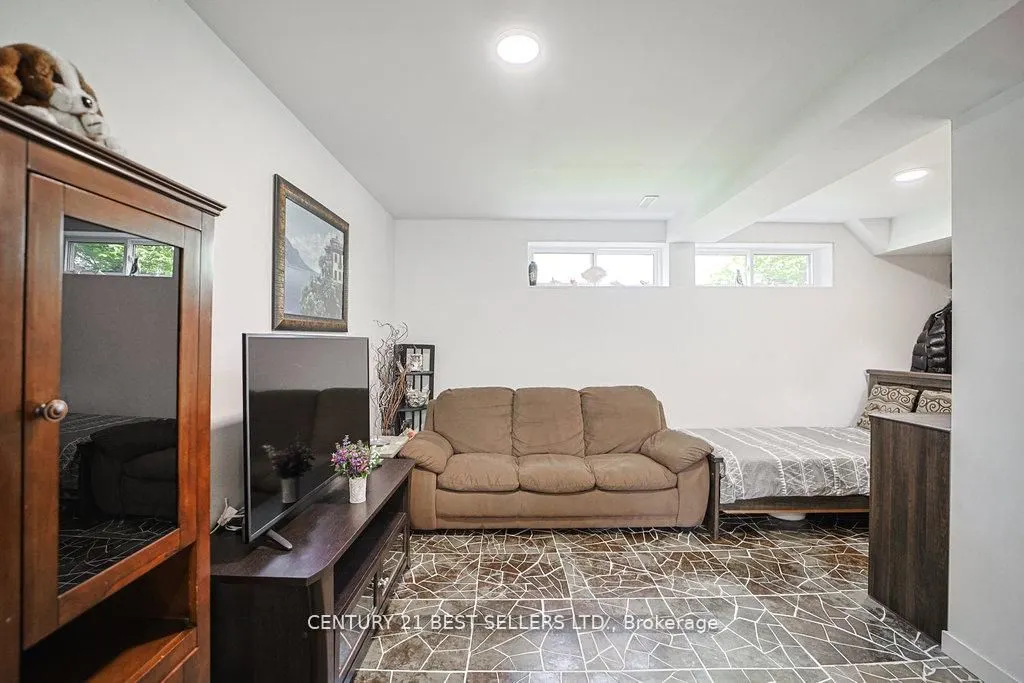 126 Mellow Crescent