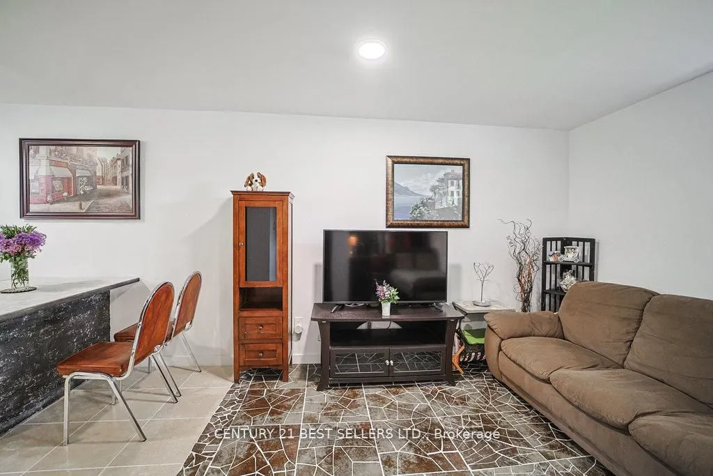 126 Mellow Crescent