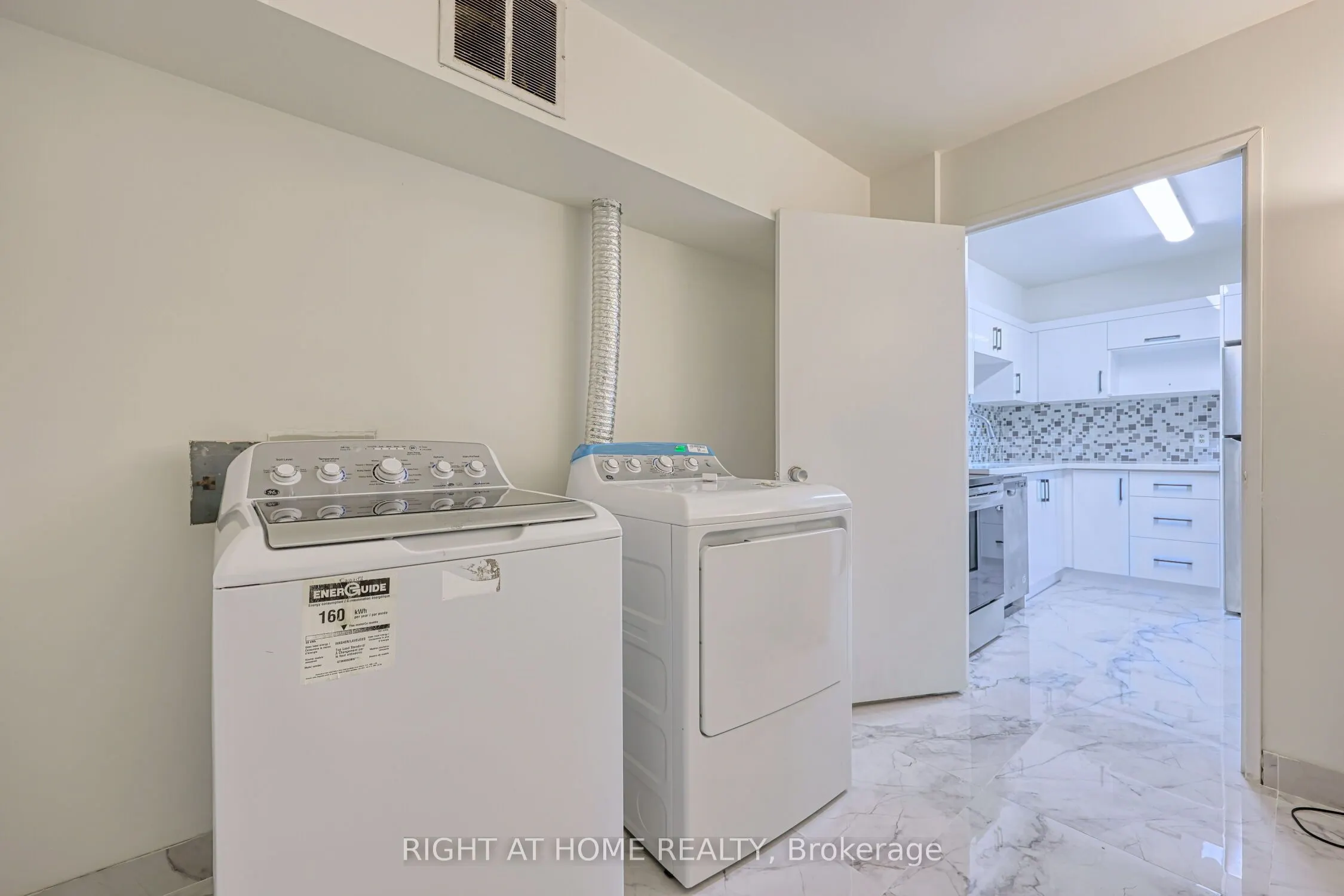 1580 Mississauga Valley, #205