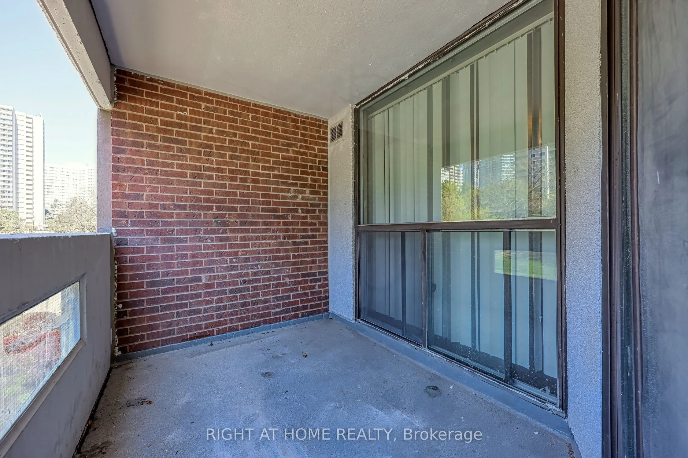 1580 Mississauga Valley, #205