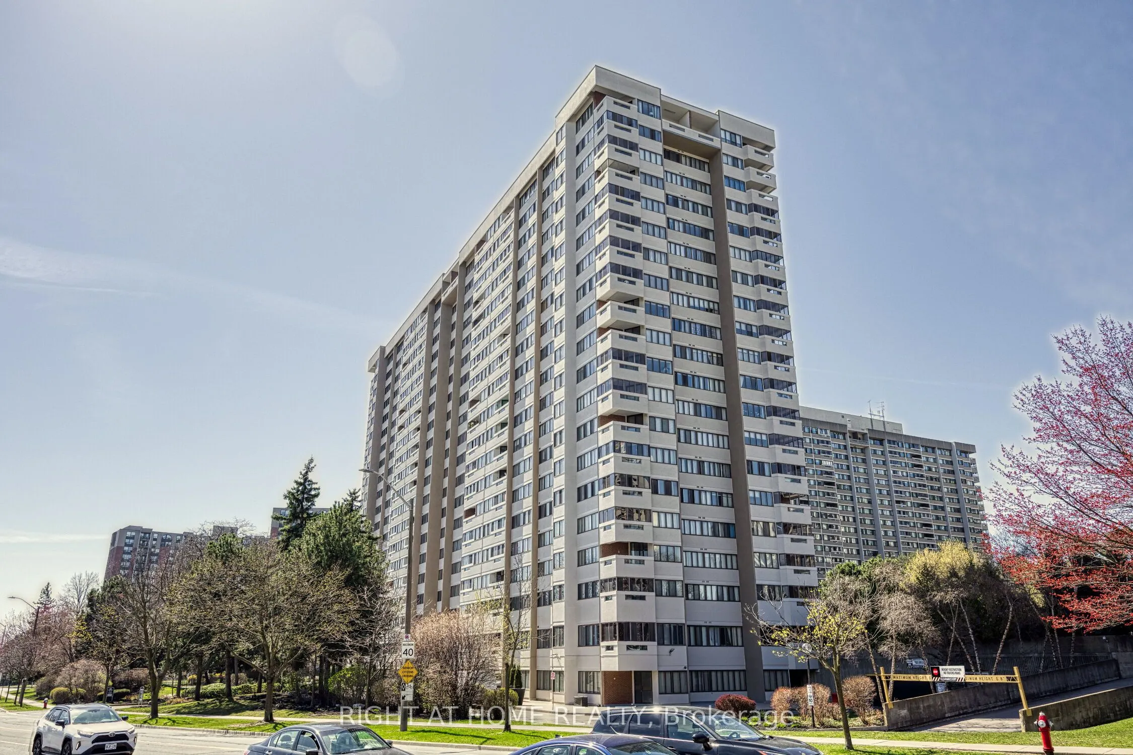 1580 Mississauga Valley, #205