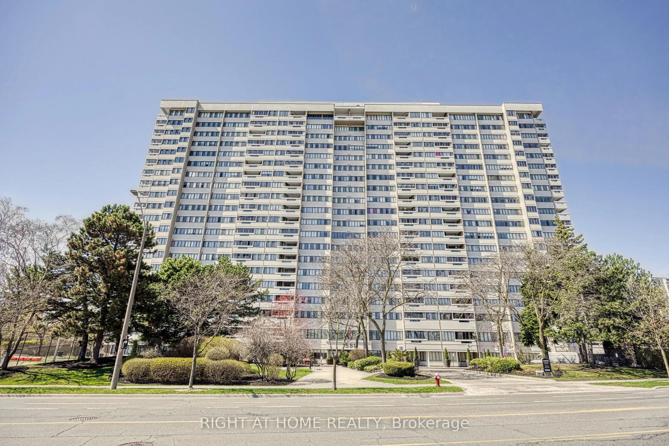 1580 Mississauga Valley, #205