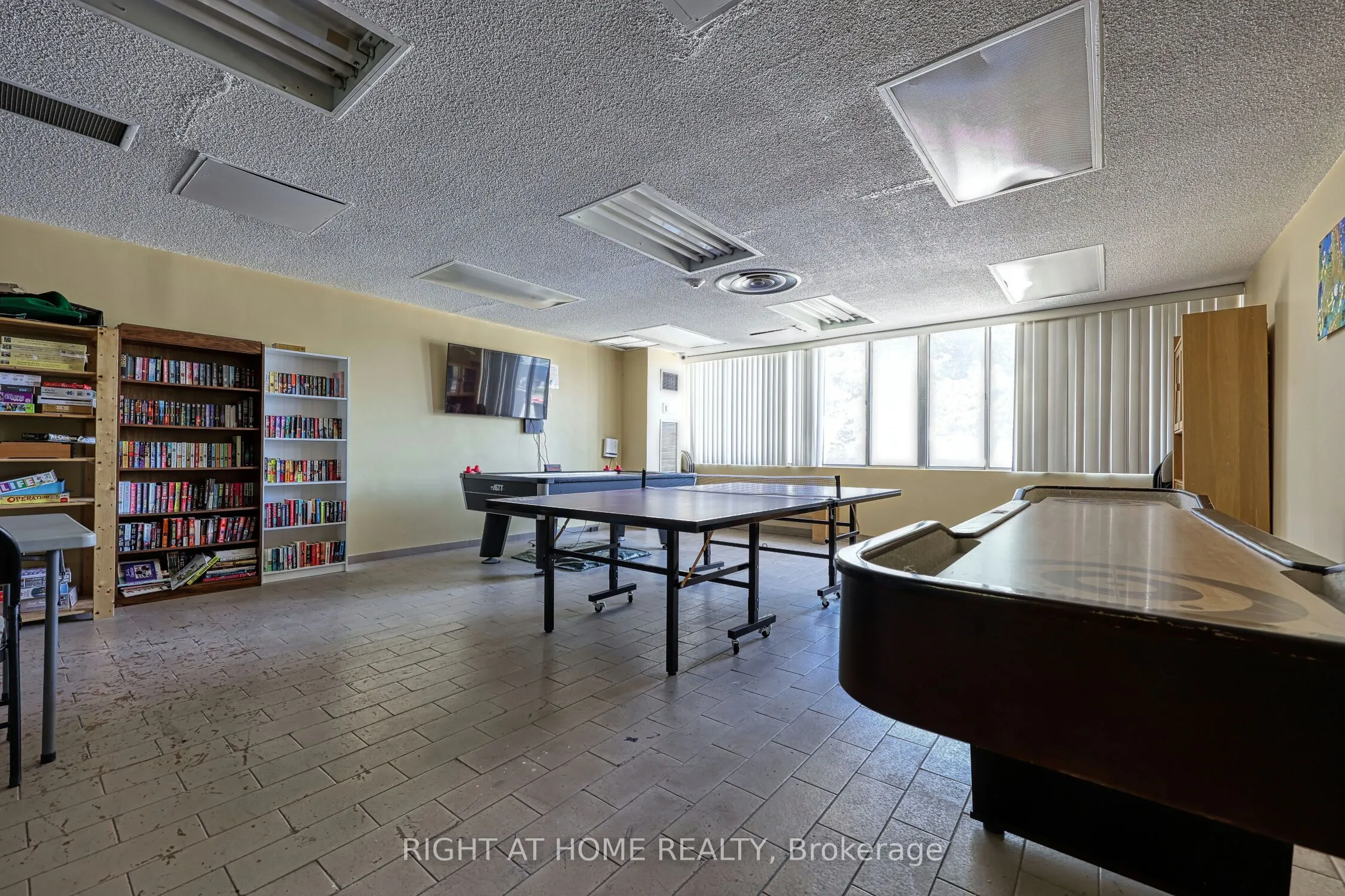 1580 Mississauga Valley, #205