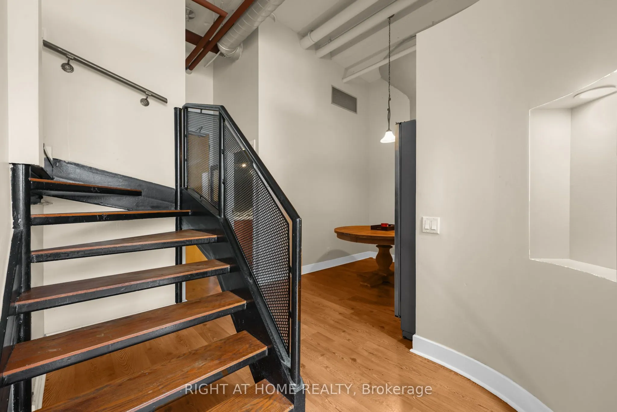 1001 Roselawn Avenue, #115