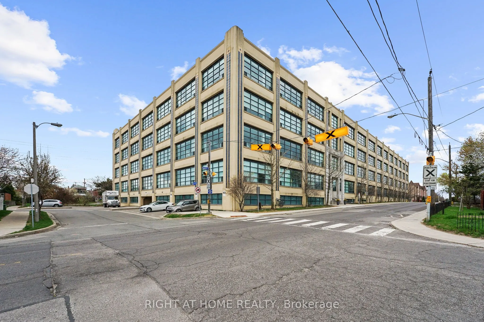 1001 Roselawn Avenue, #115