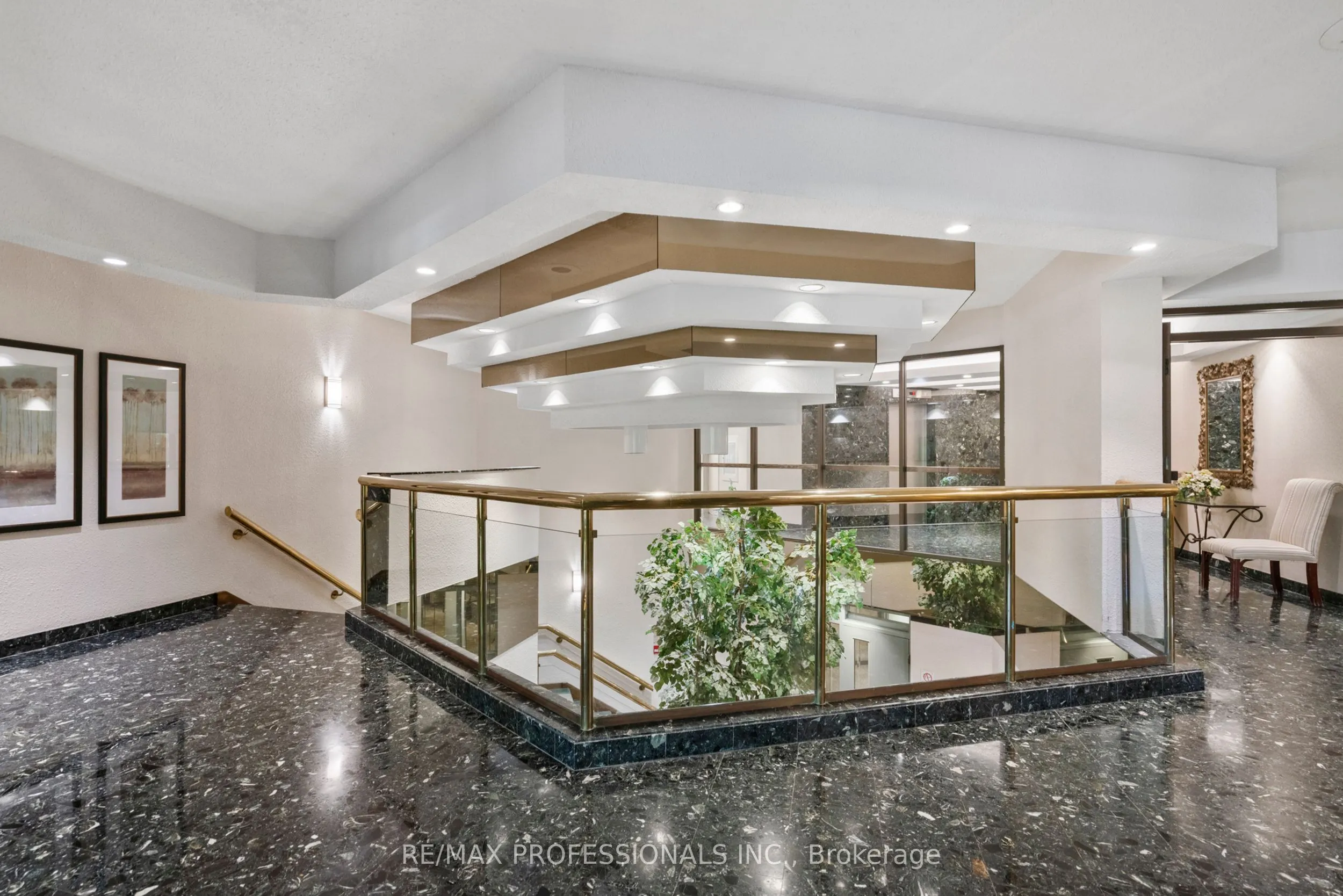2000 Islington Avenue, #912