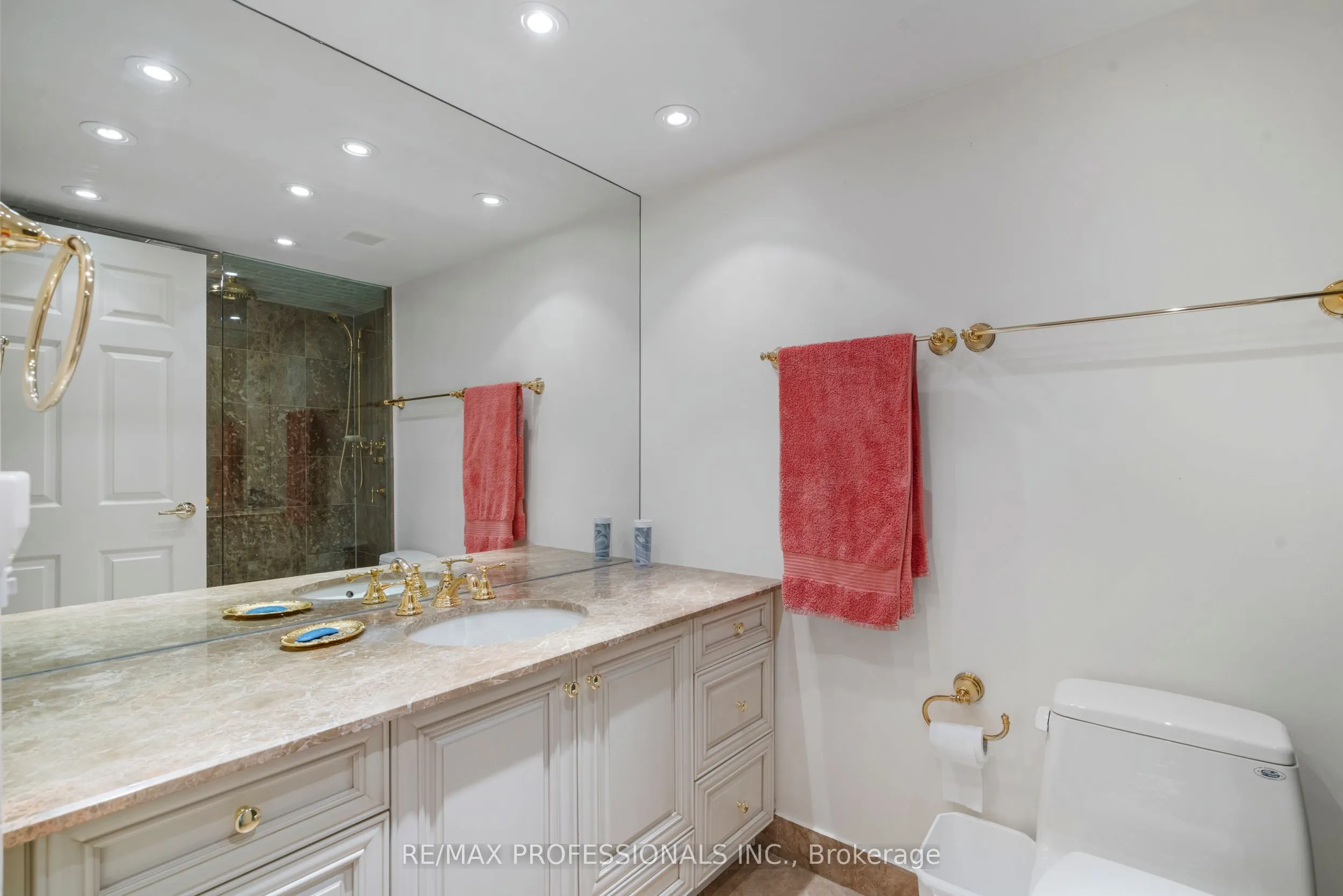 2000 Islington Avenue, #912