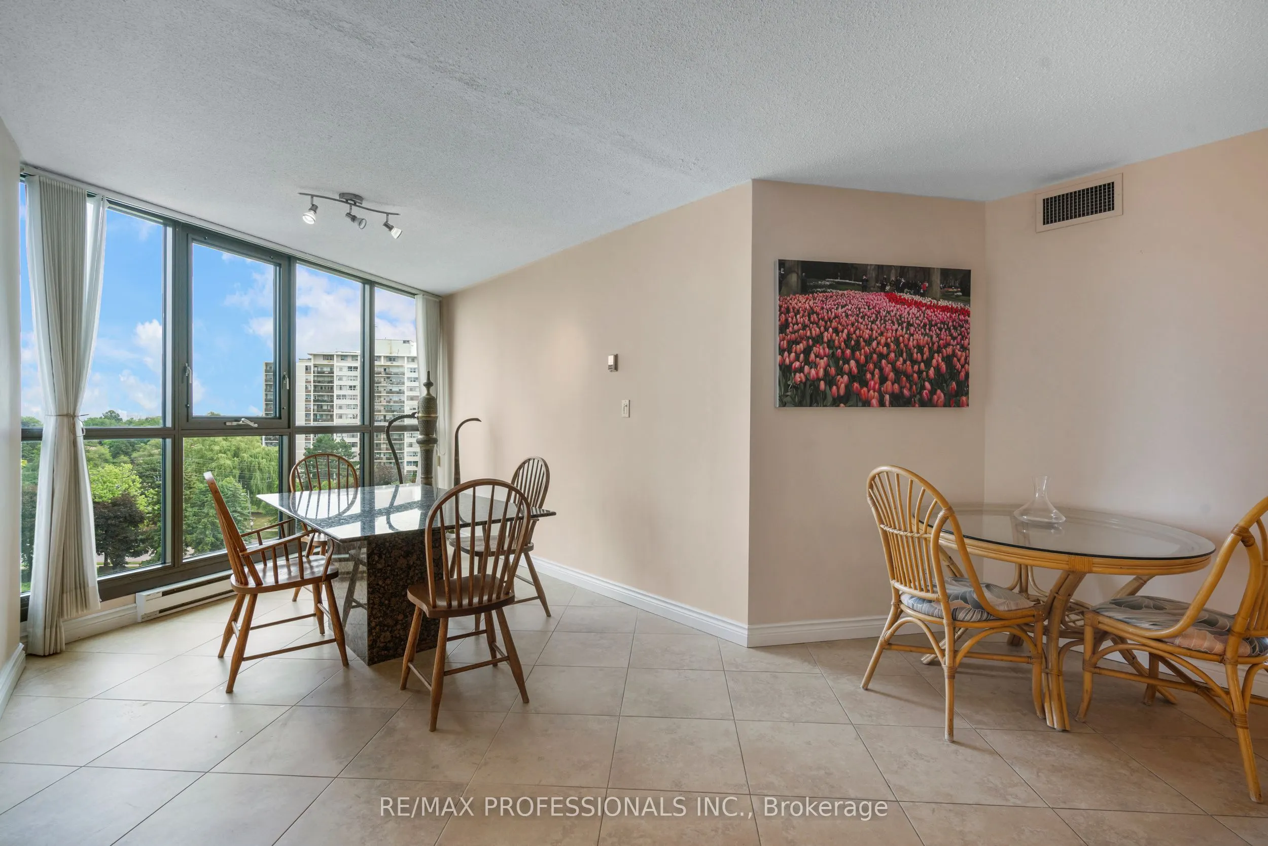 2000 Islington Avenue, #912