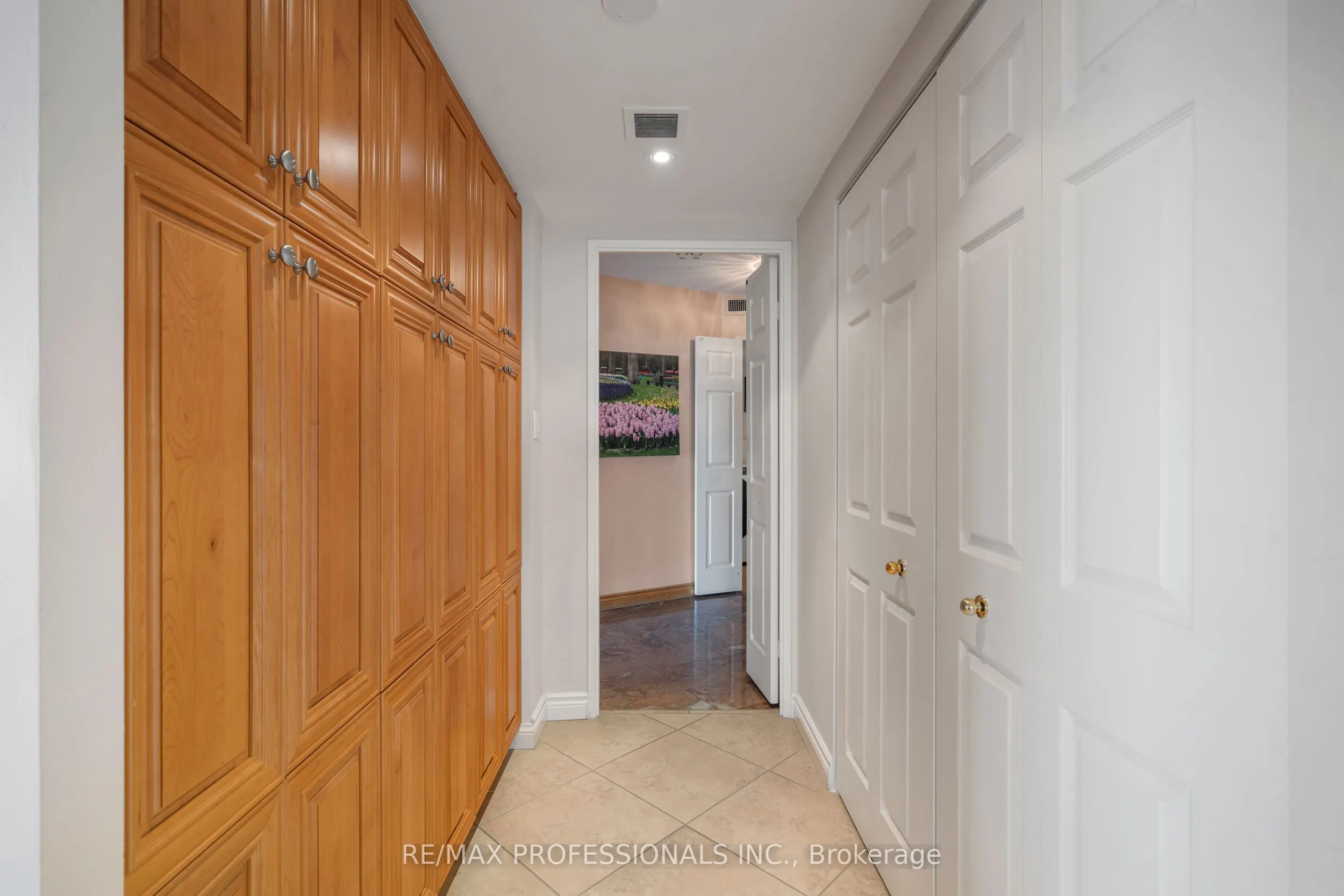 2000 Islington Avenue, #912