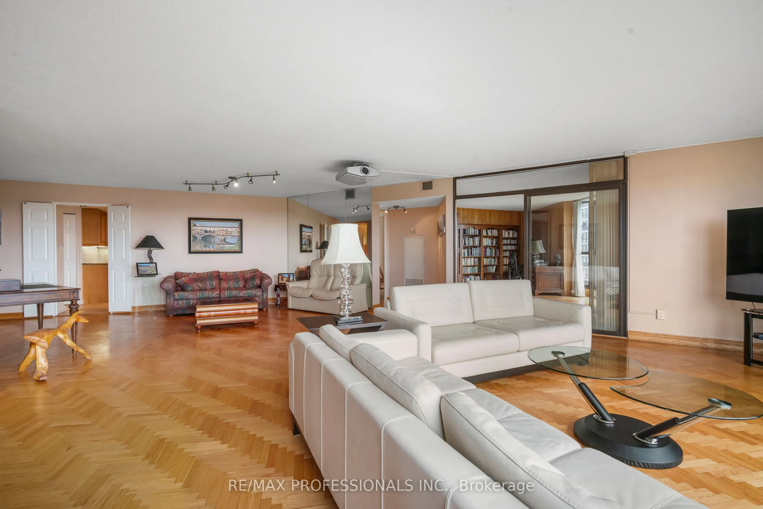2000 Islington Avenue, #912