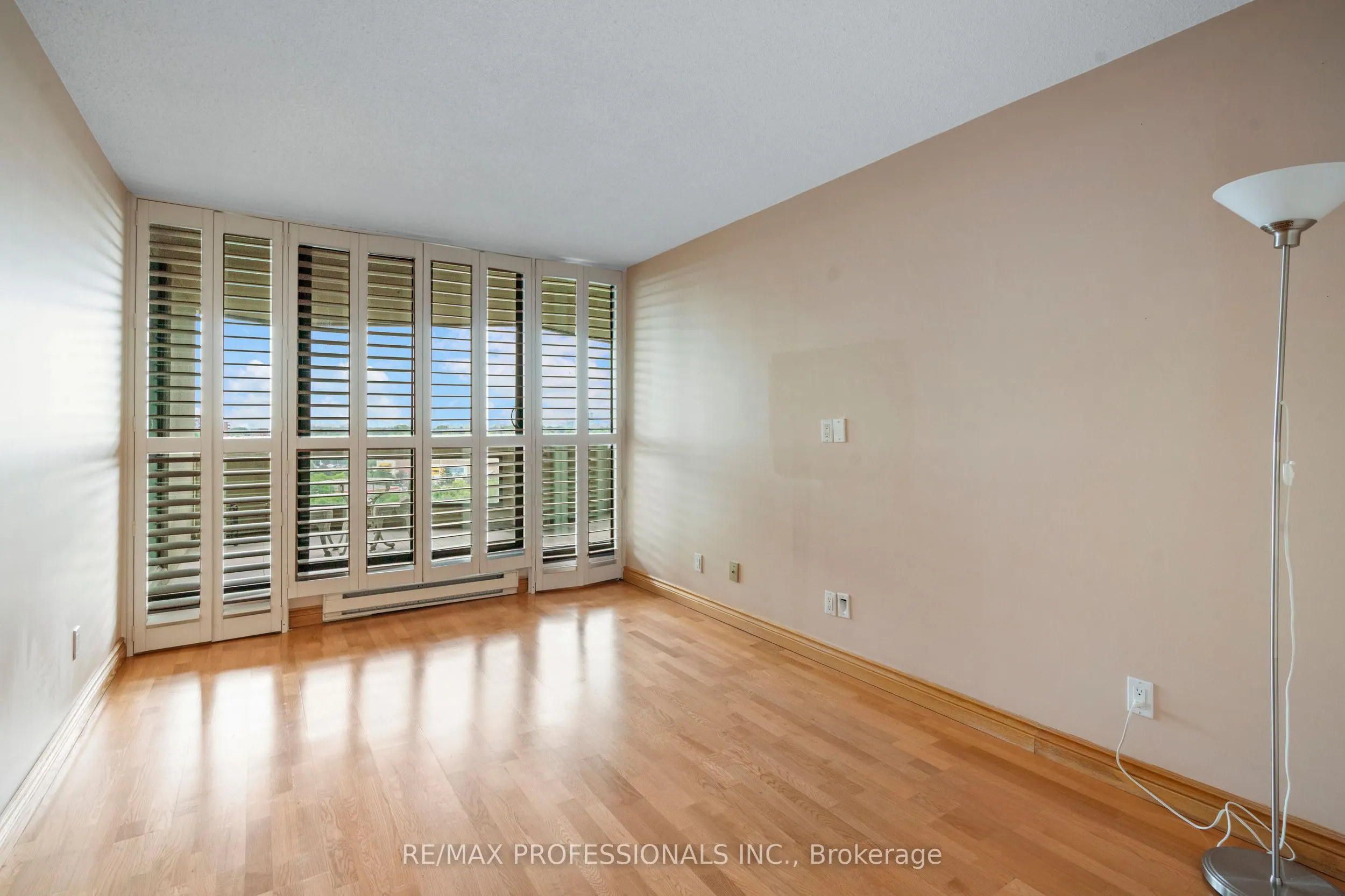 2000 Islington Avenue, #912