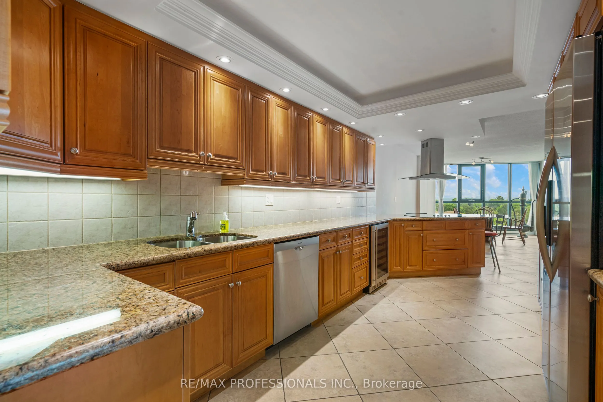 2000 Islington Avenue, #912
