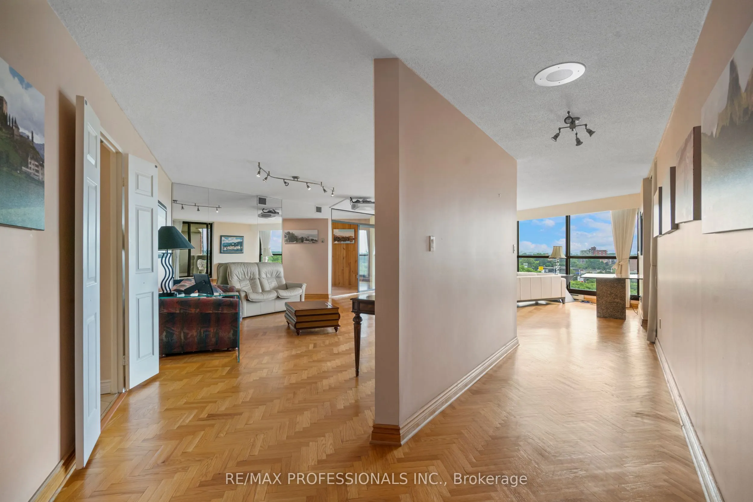 2000 Islington Avenue, #912