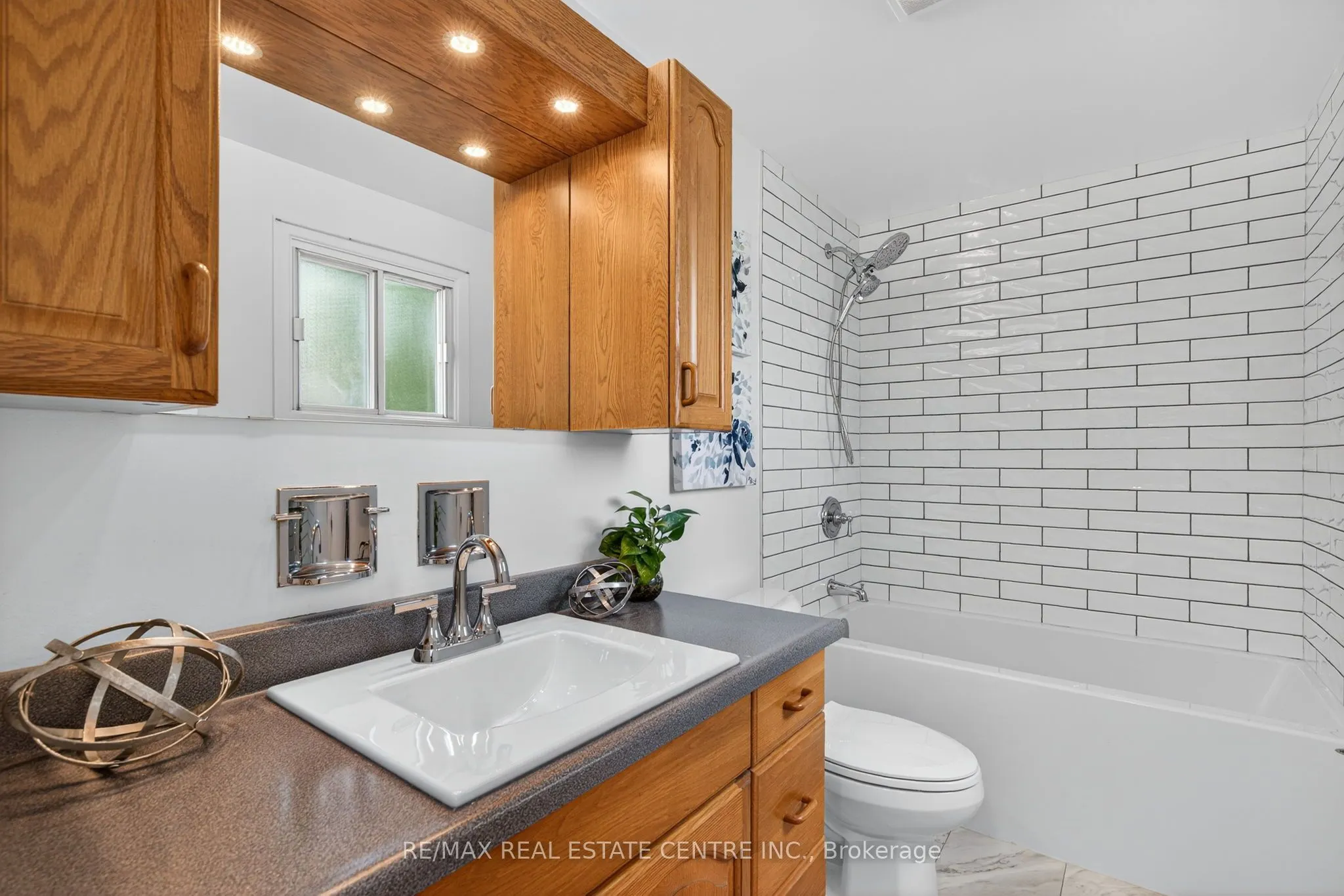 75 Maple Crescent